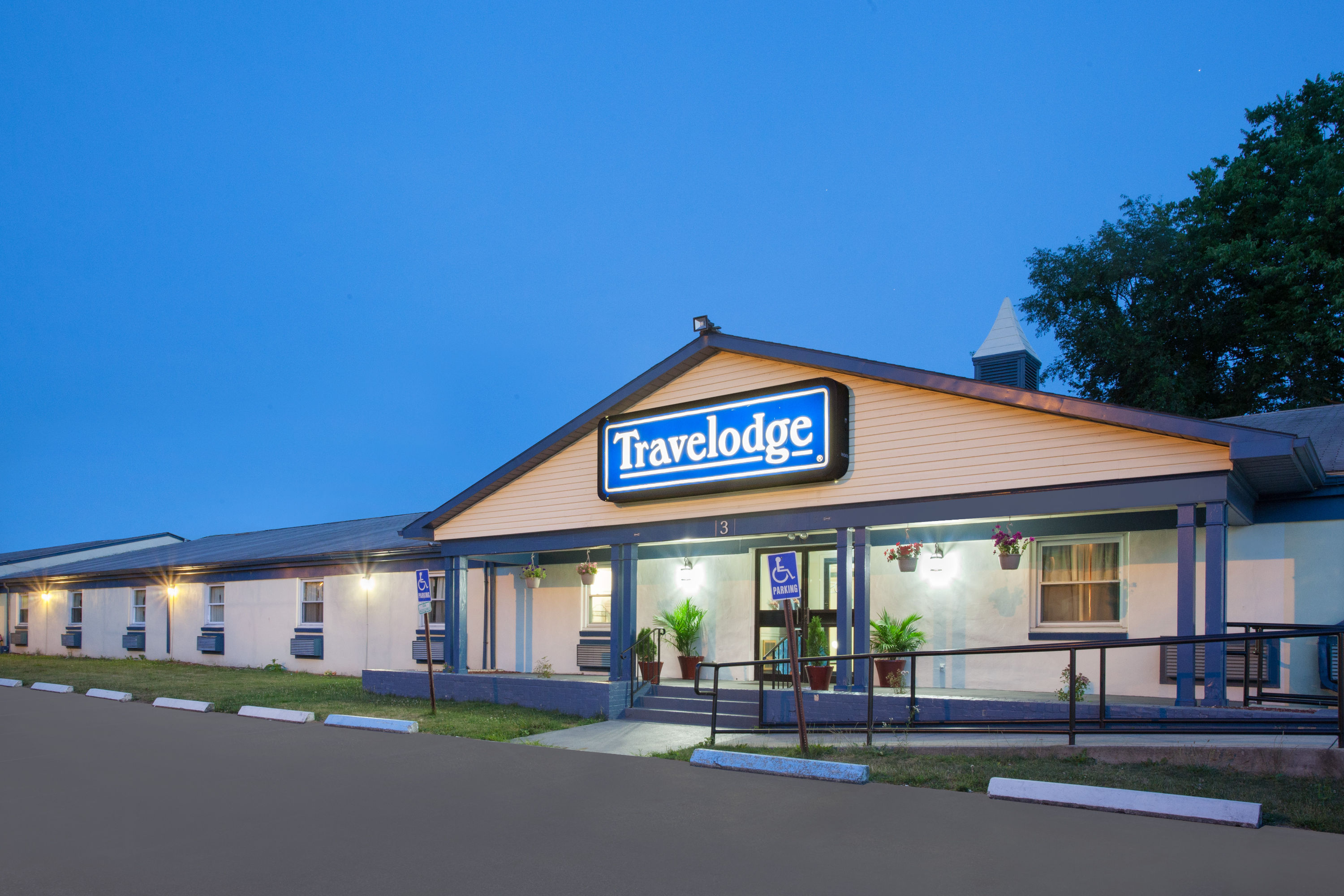 Travelodge By Wyndham Carlisle Carlisle Pa Hotels