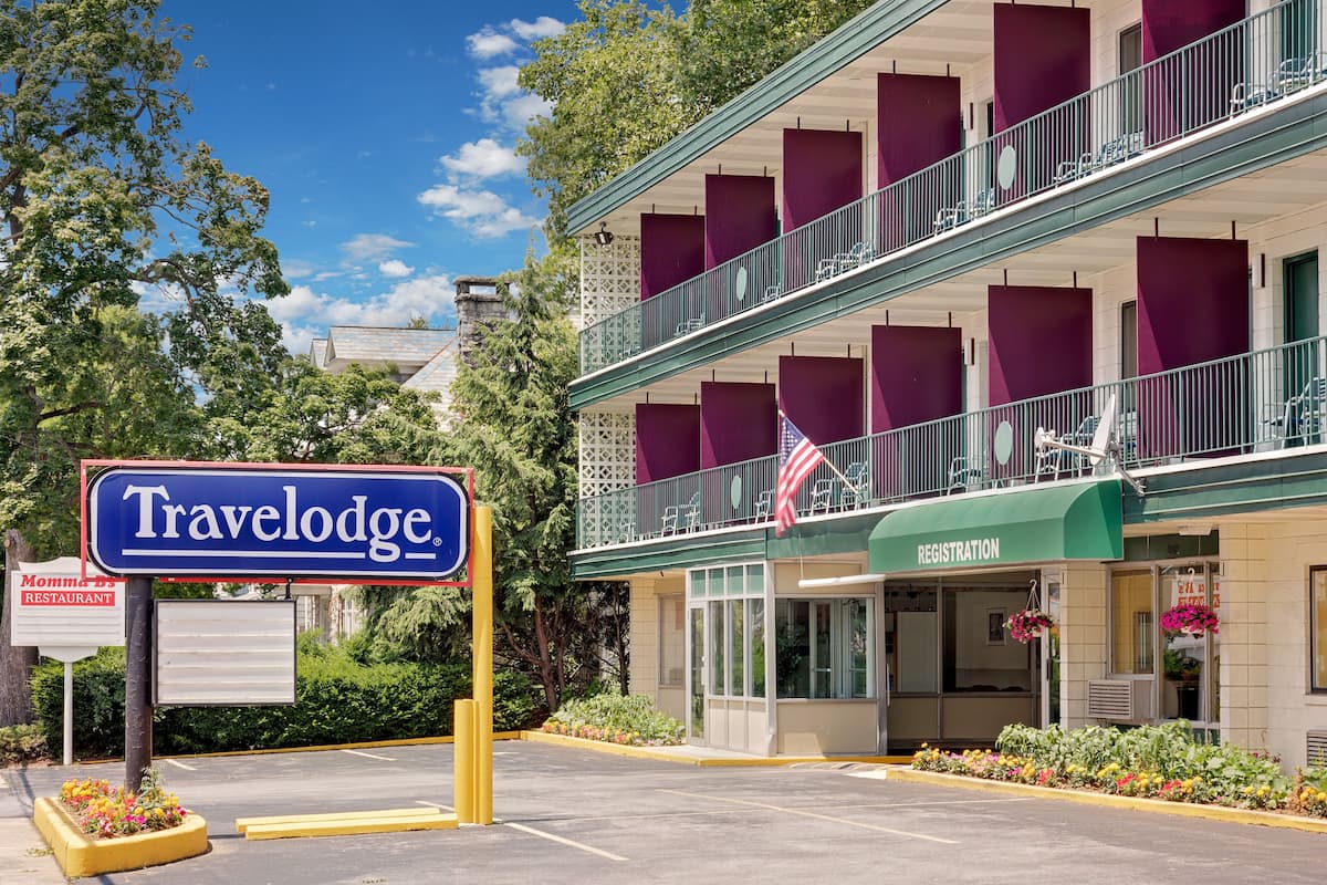 Travelodge By Wyndham Chambersburg Hotels Pa 17201 Exterior Of Travelodge By Wyndham Chambersburg Hotel In Pennsylvania