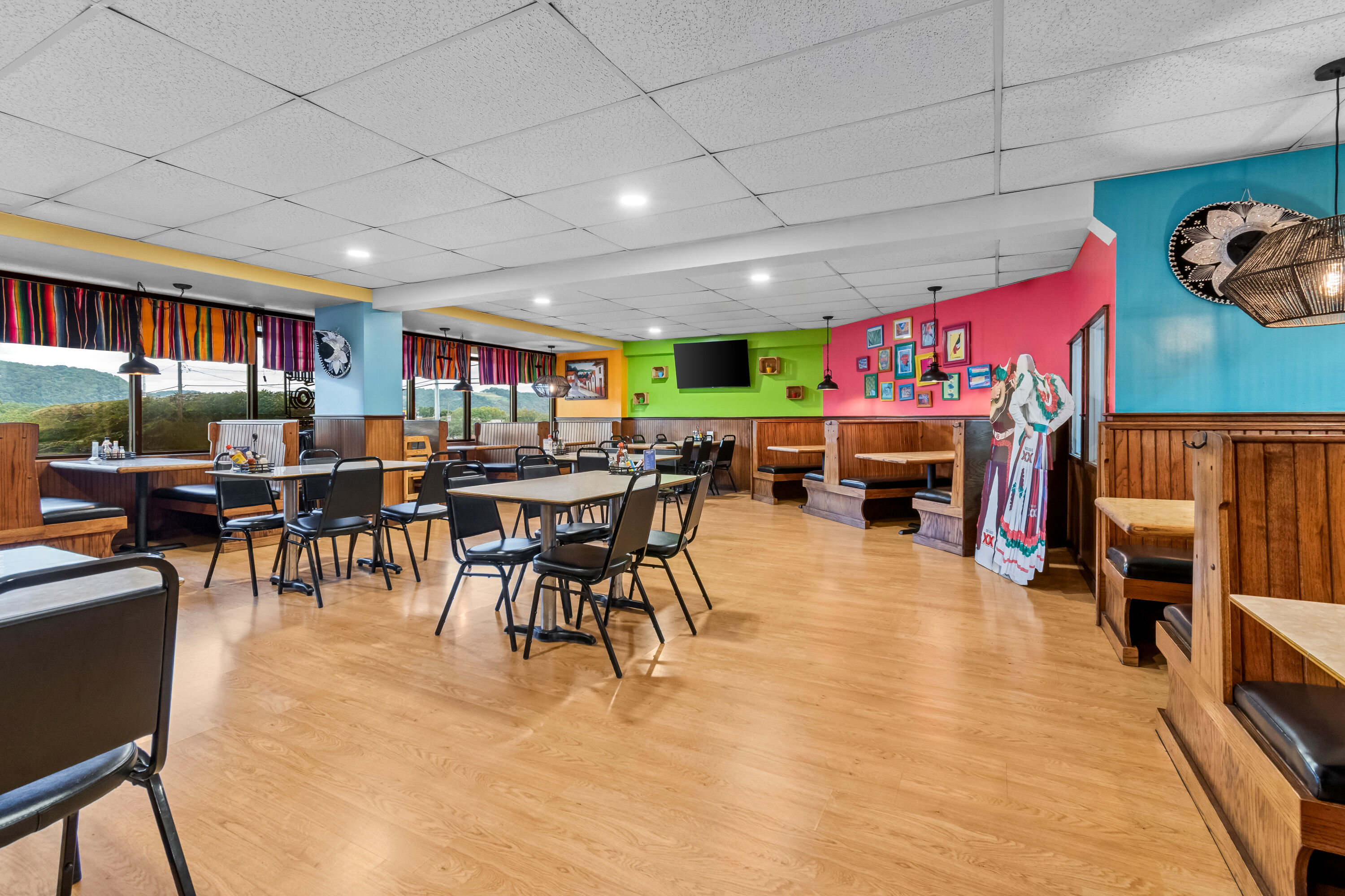 Bar at Travelodge by Wyndham Shamokin Dam/Selinsgrove in Shamokin Dam, Pennsylvania