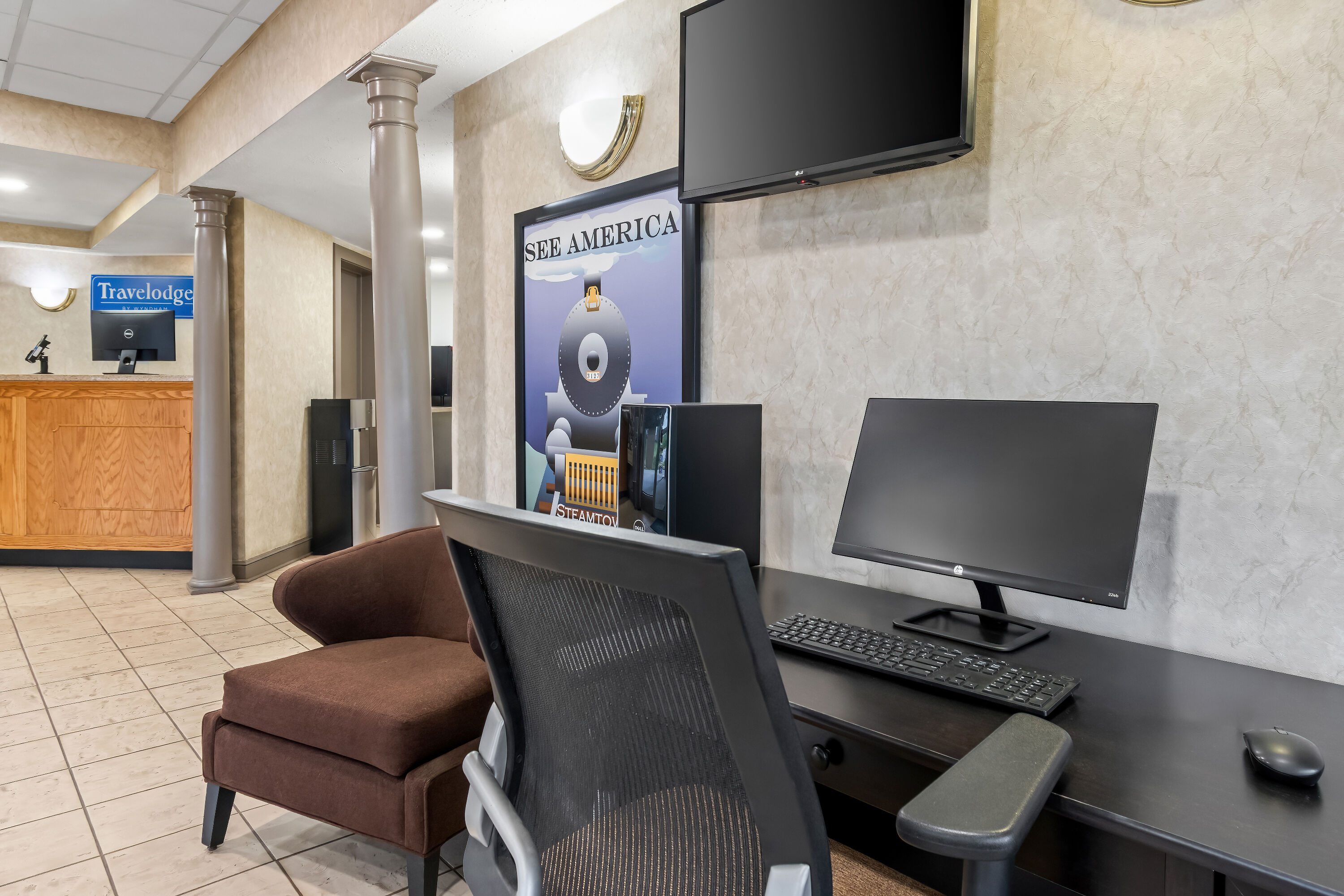 Travelodge by Wyndham Shamokin Dam/Selinsgrove business center in Shamokin Dam, Pennsylvania
