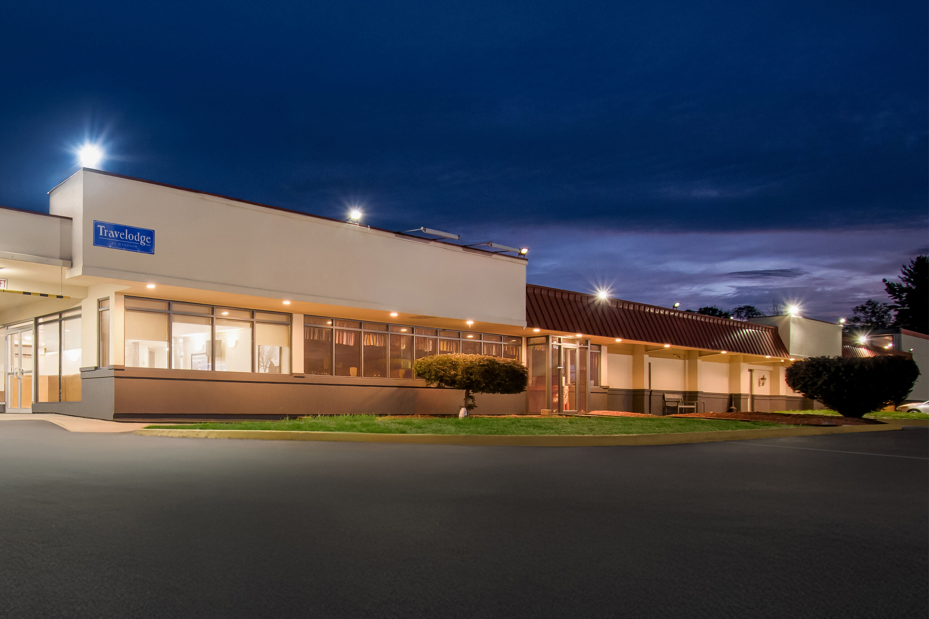 Exterior Night Image of Travelodge by Wyndham Shamokin Dam/Selinsgrove hotel in Shamokin Dam, Pennsylvania