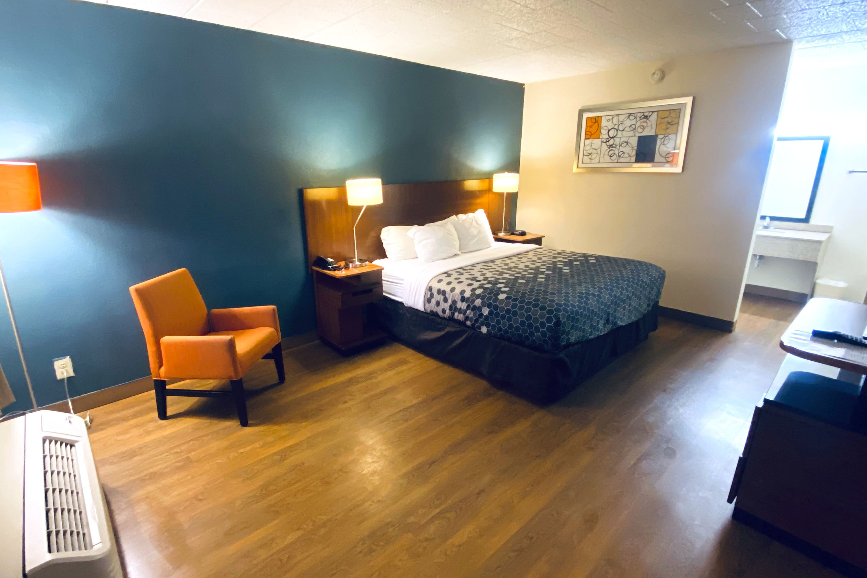 Guest room at the Travelodge by Wyndham Shamokin Dam/Selinsgrove in Shamokin Dam, Pennsylvania