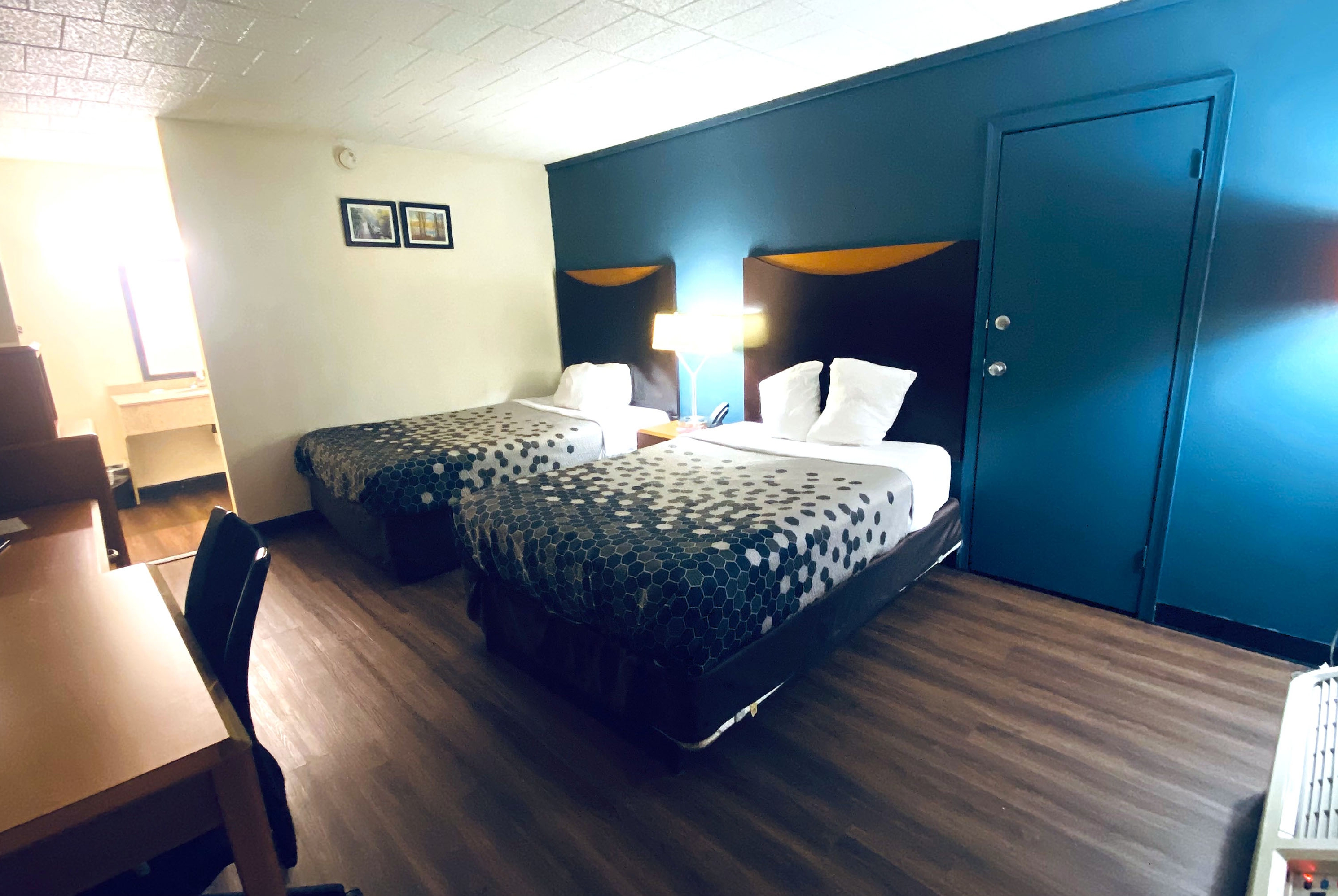 Guest room at the Travelodge by Wyndham Shamokin Dam/Selinsgrove in Shamokin Dam, Pennsylvania