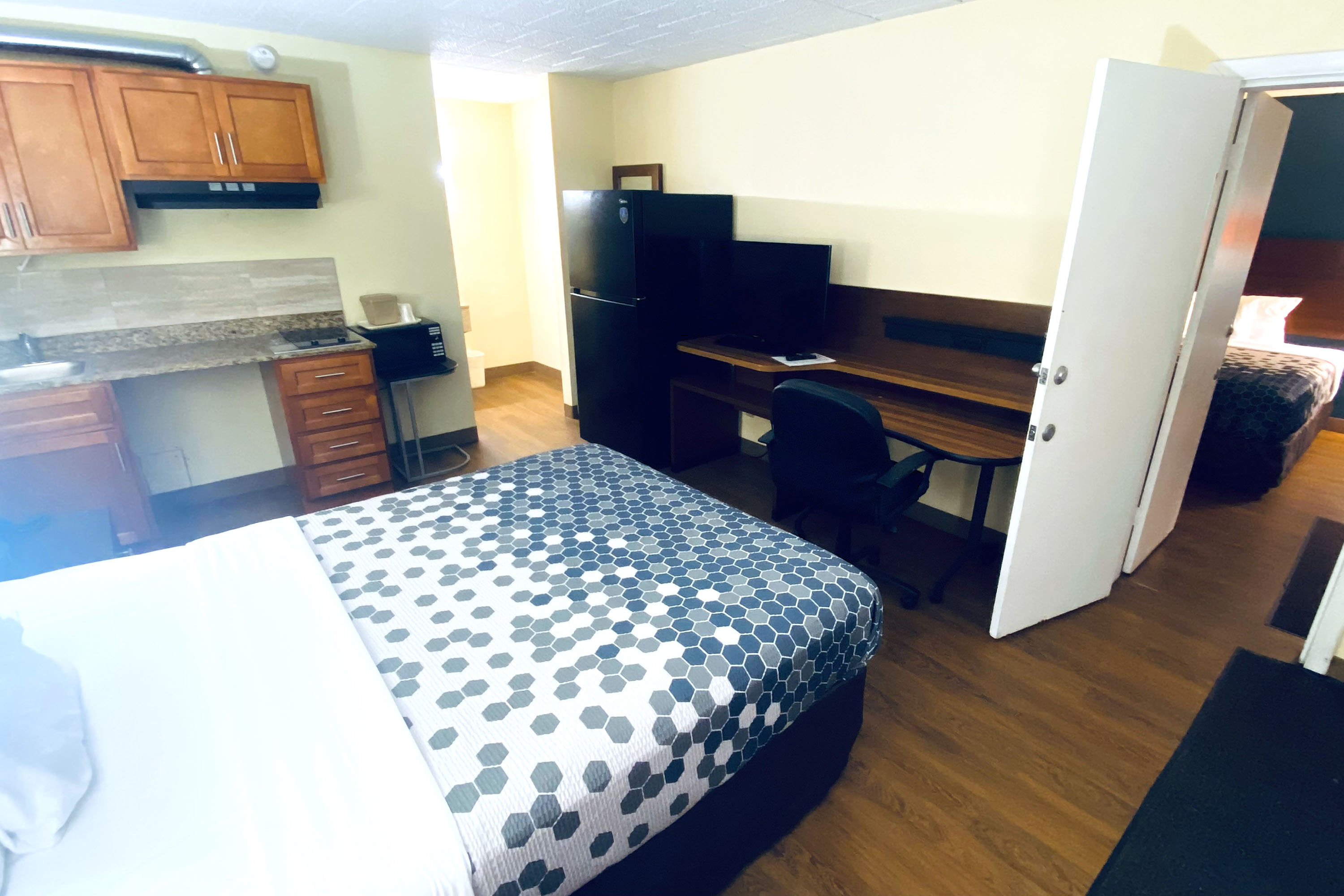 Guest room at the Travelodge by Wyndham Shamokin Dam/Selinsgrove in Shamokin Dam, Pennsylvania