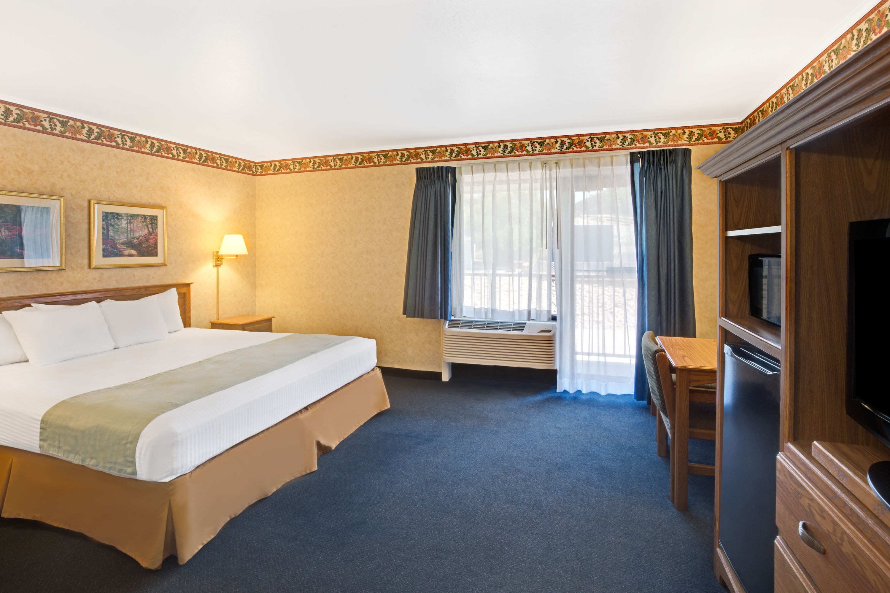 Travelodge By Wyndham Rapid City Rapid City Hotels Sd 57701