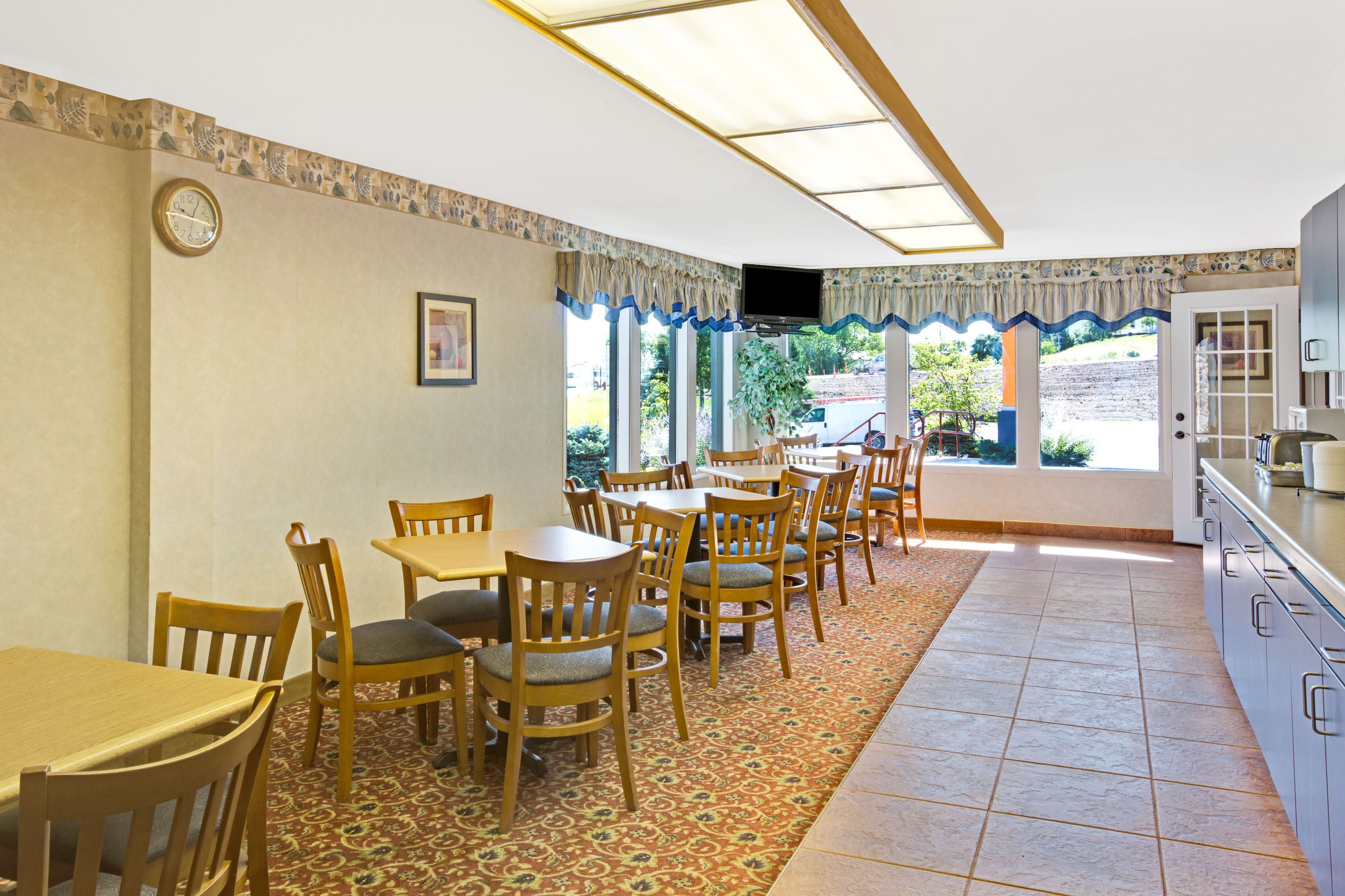 Travelodge By Wyndham Rapid City Rapid City Hotels Sd 57701