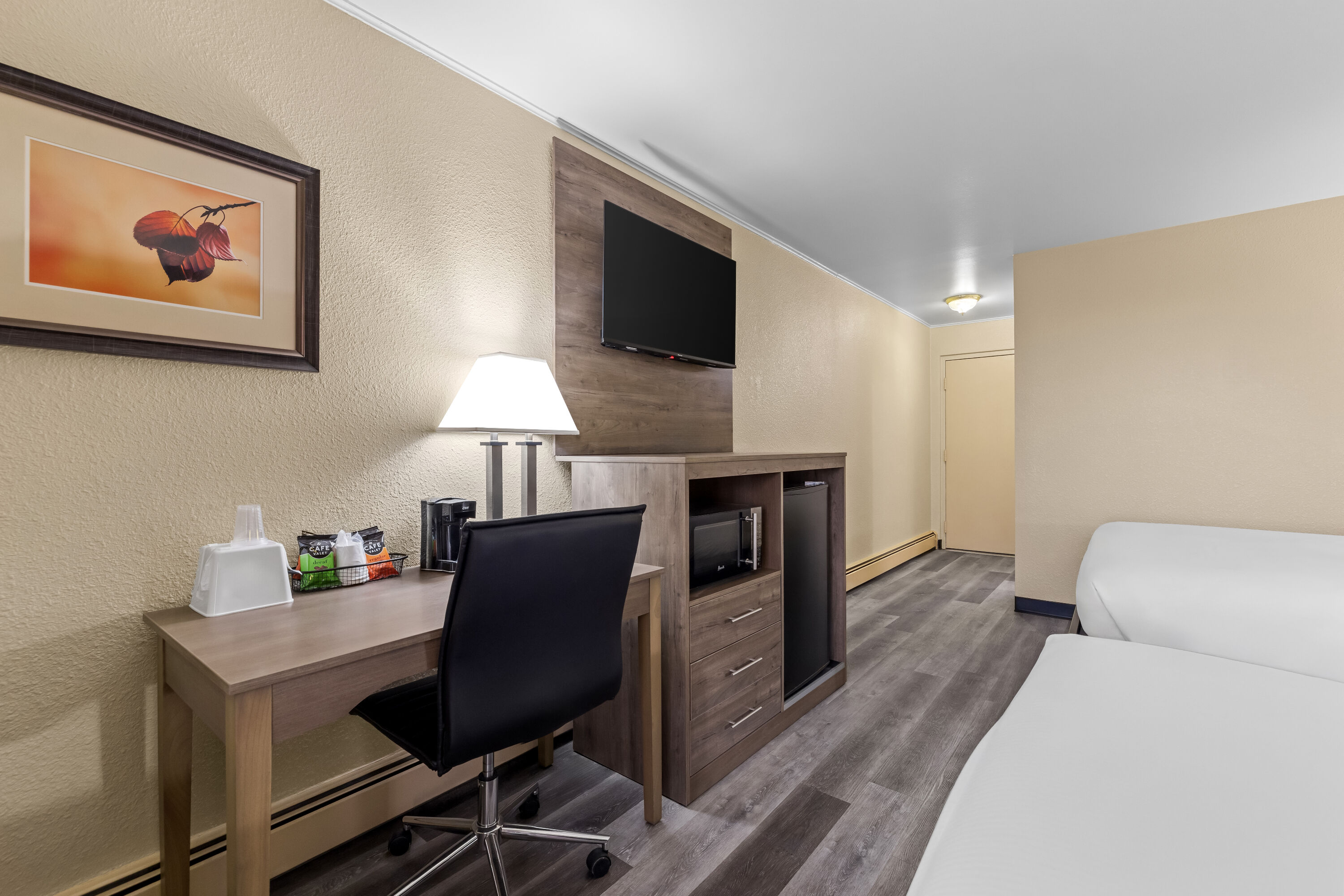 Double bed guest room at the Travelodge by Wyndham Rapid City in Rapid City, South Dakota