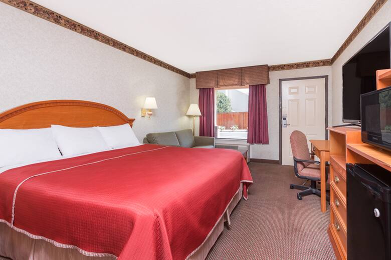Guest room at the Travelodge Chattanooga/Hamilton Place in Chattanooga, Tennessee