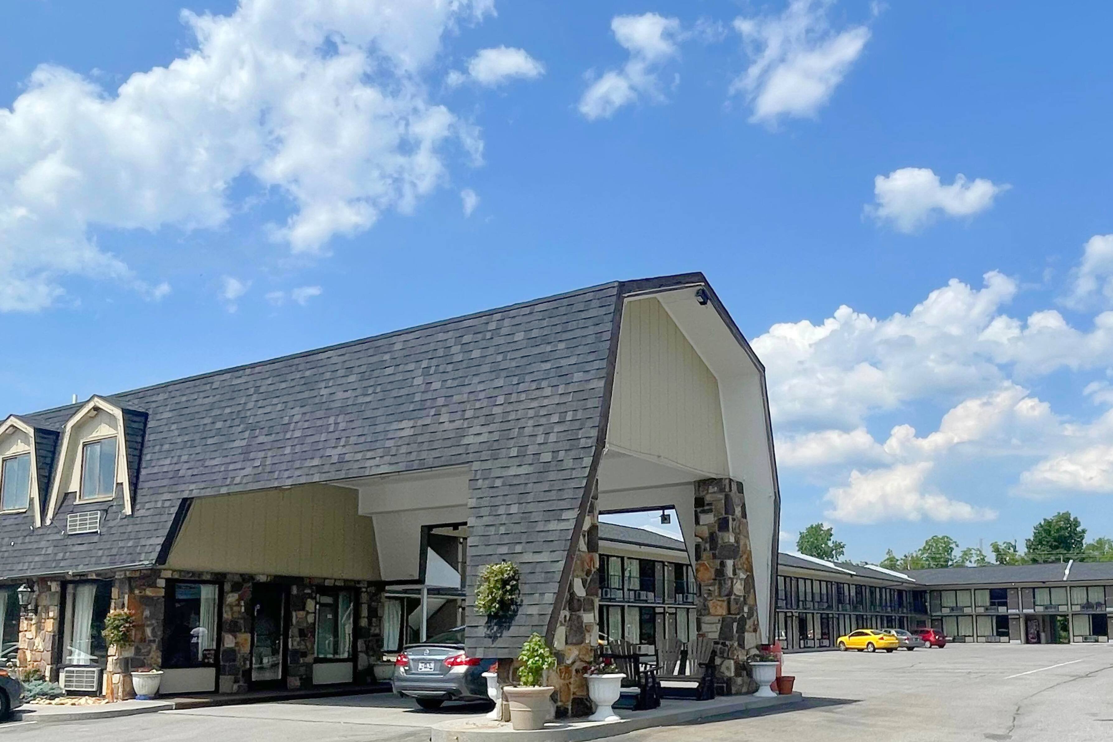 Cherokee Lodge Condos Pigeon Forge Tn - 3tsiy36
