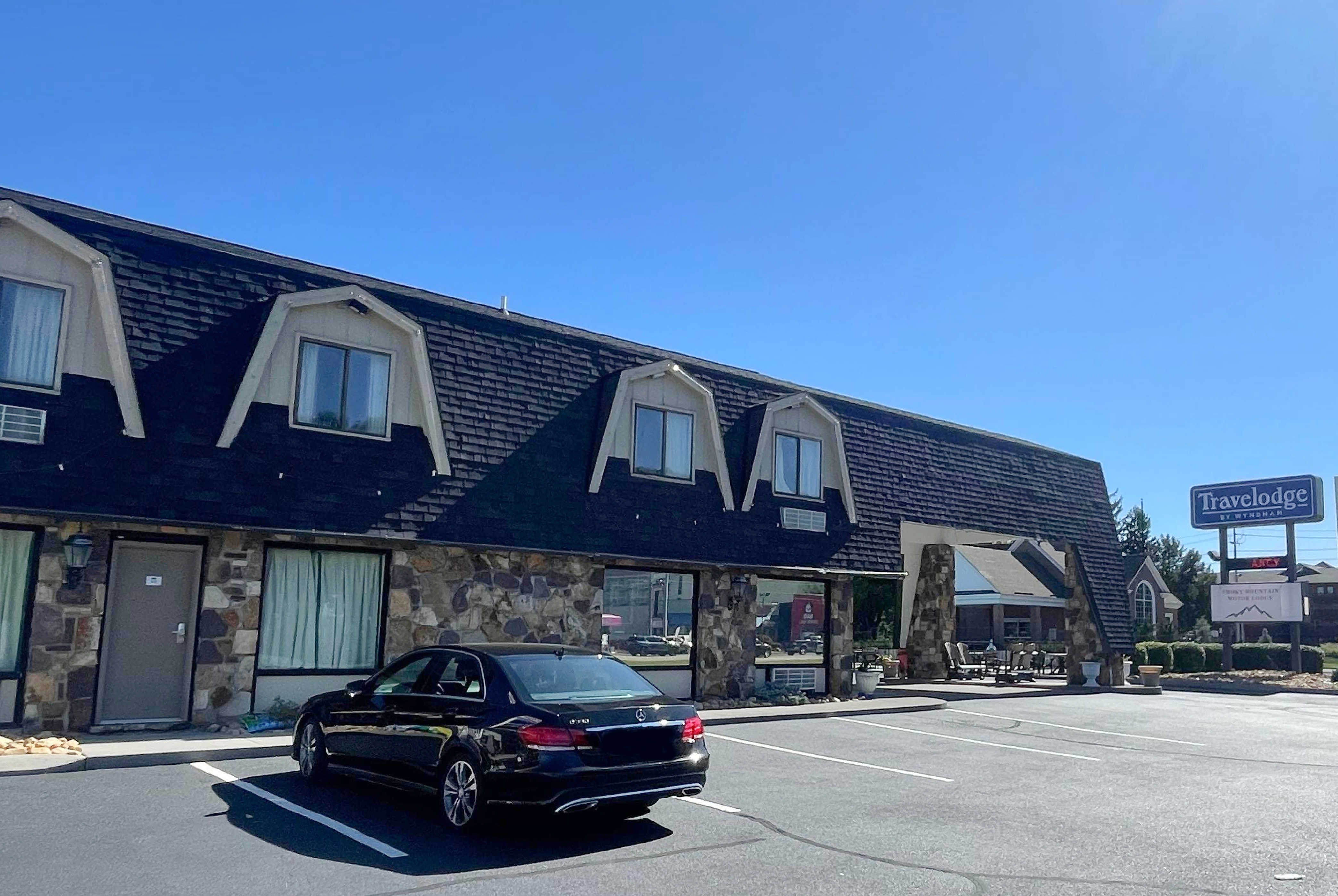 Exterior of Travelodge by Wyndham Pigeon Forge Dollywood Lane hotel in Pigeon Forge, Tennessee