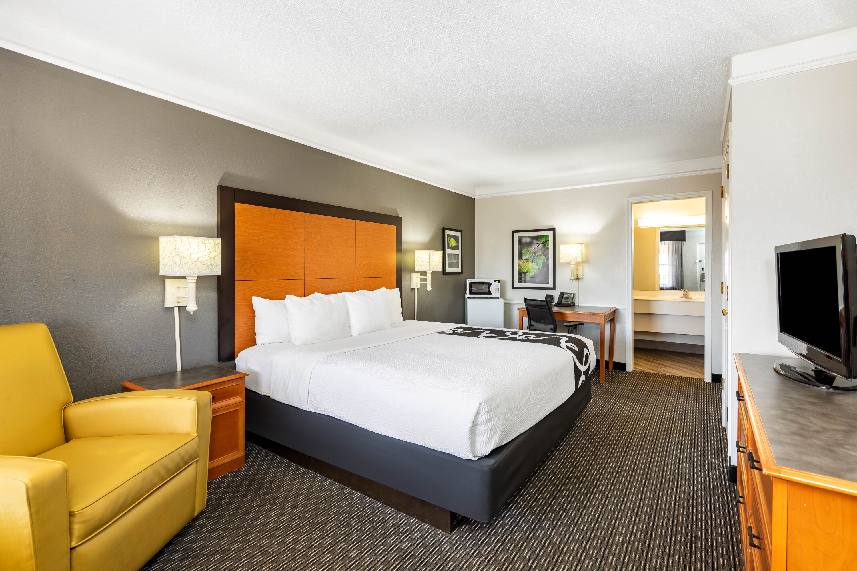 Travelodge by Wyndham El Paso Airport El Paso, TX Hotels