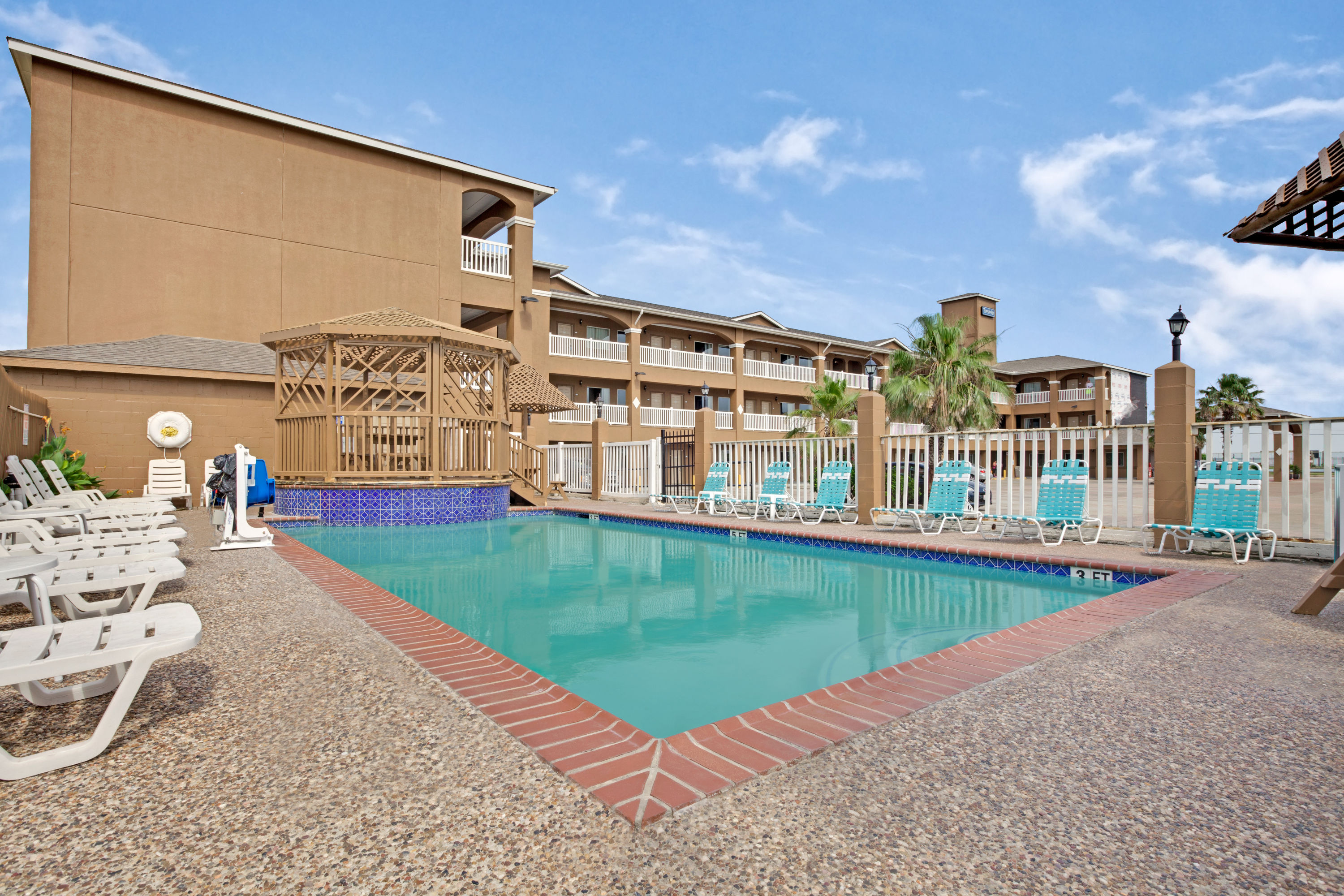 Travelodge By Wyndham Galveston Galveston Hotels Tx 77550