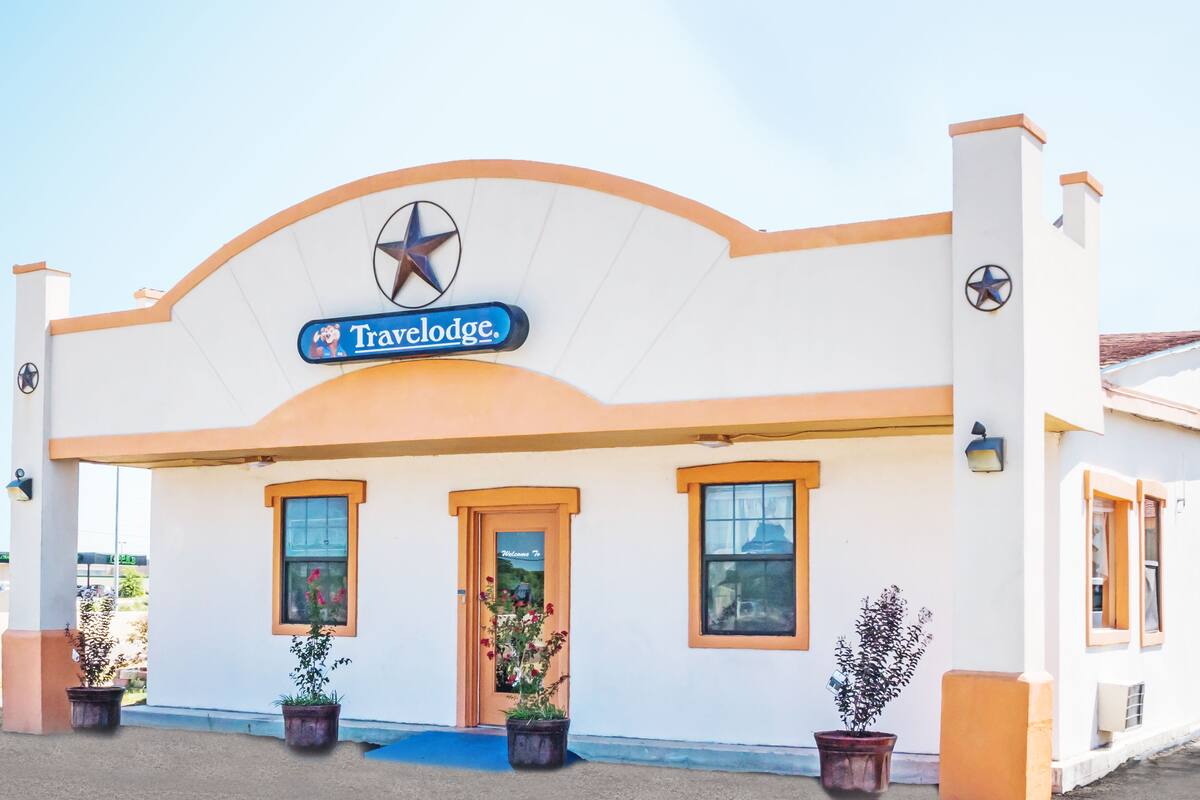 Temple Travelodge Hotels Tx 76502 Exterior Of Temple Travelodge Hotel In Texas