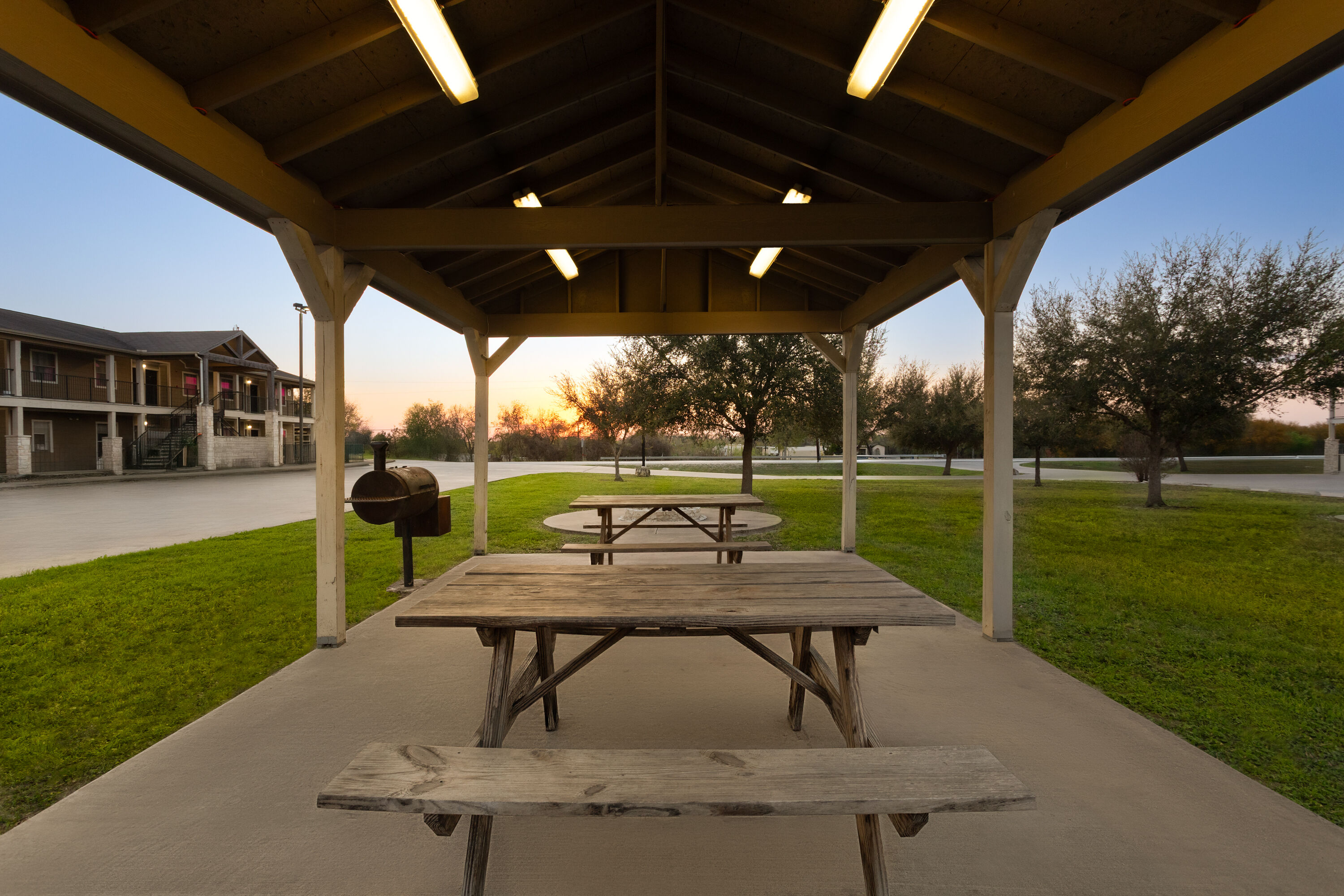 BBQ grill at Eagles Den Three Rivers Texas a Travelodge by Wyndham in Three Rivers, Texas