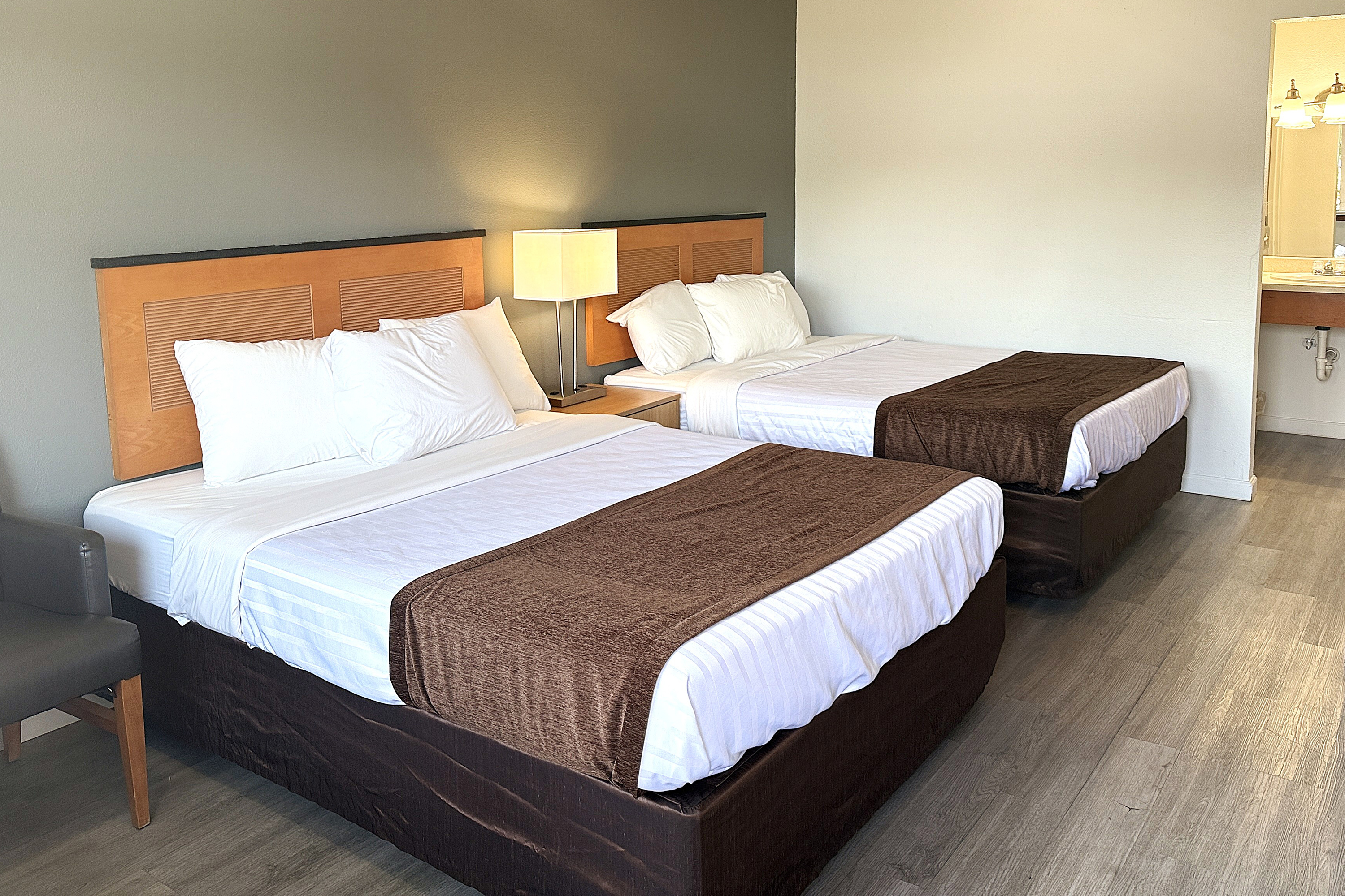 Guest room at the Travelodge by Wyndham Chehalis in Chehalis, Washington