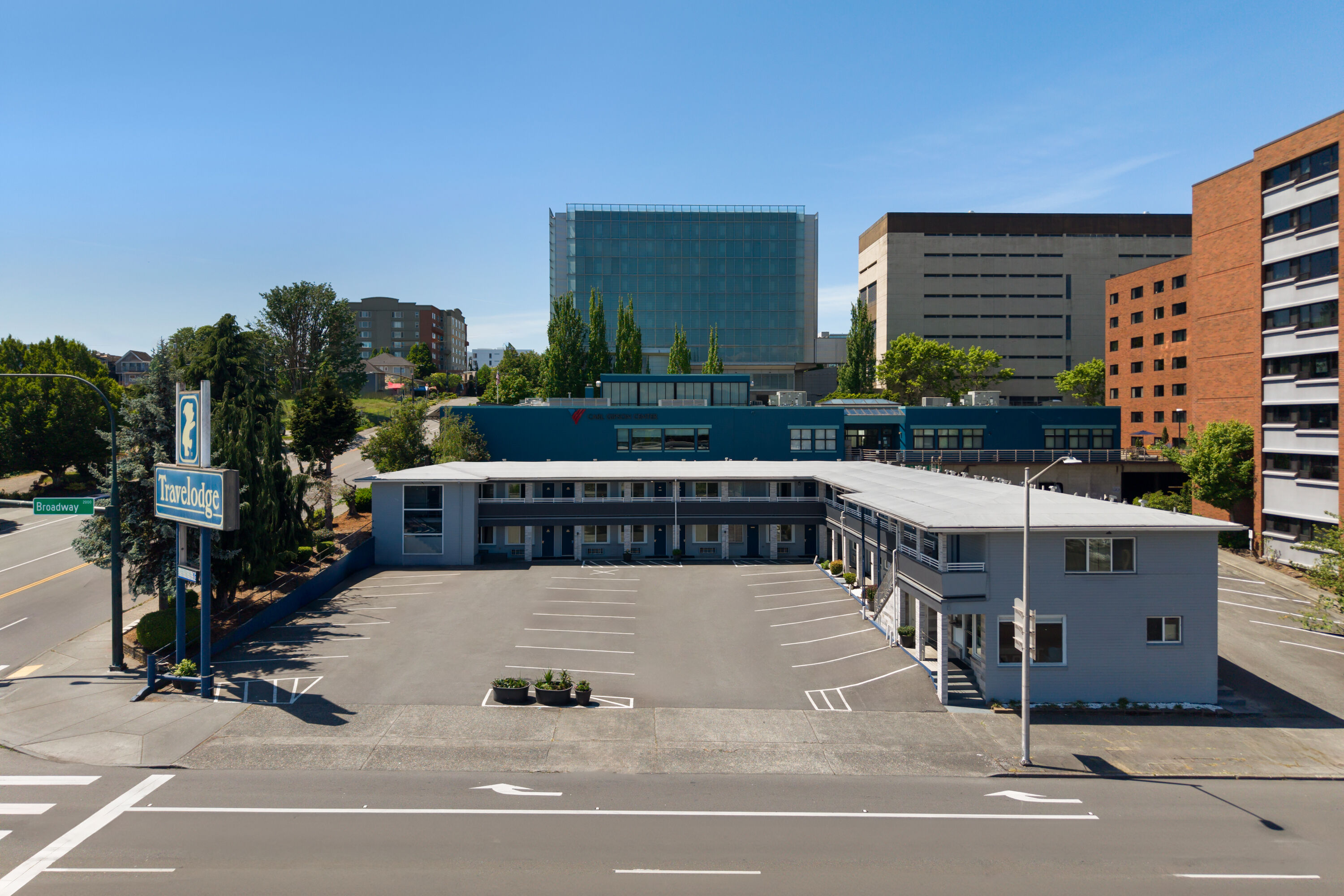 Exterior Day Image of Travelodge by Wyndham Everett City Center hotel in Everett, Washington