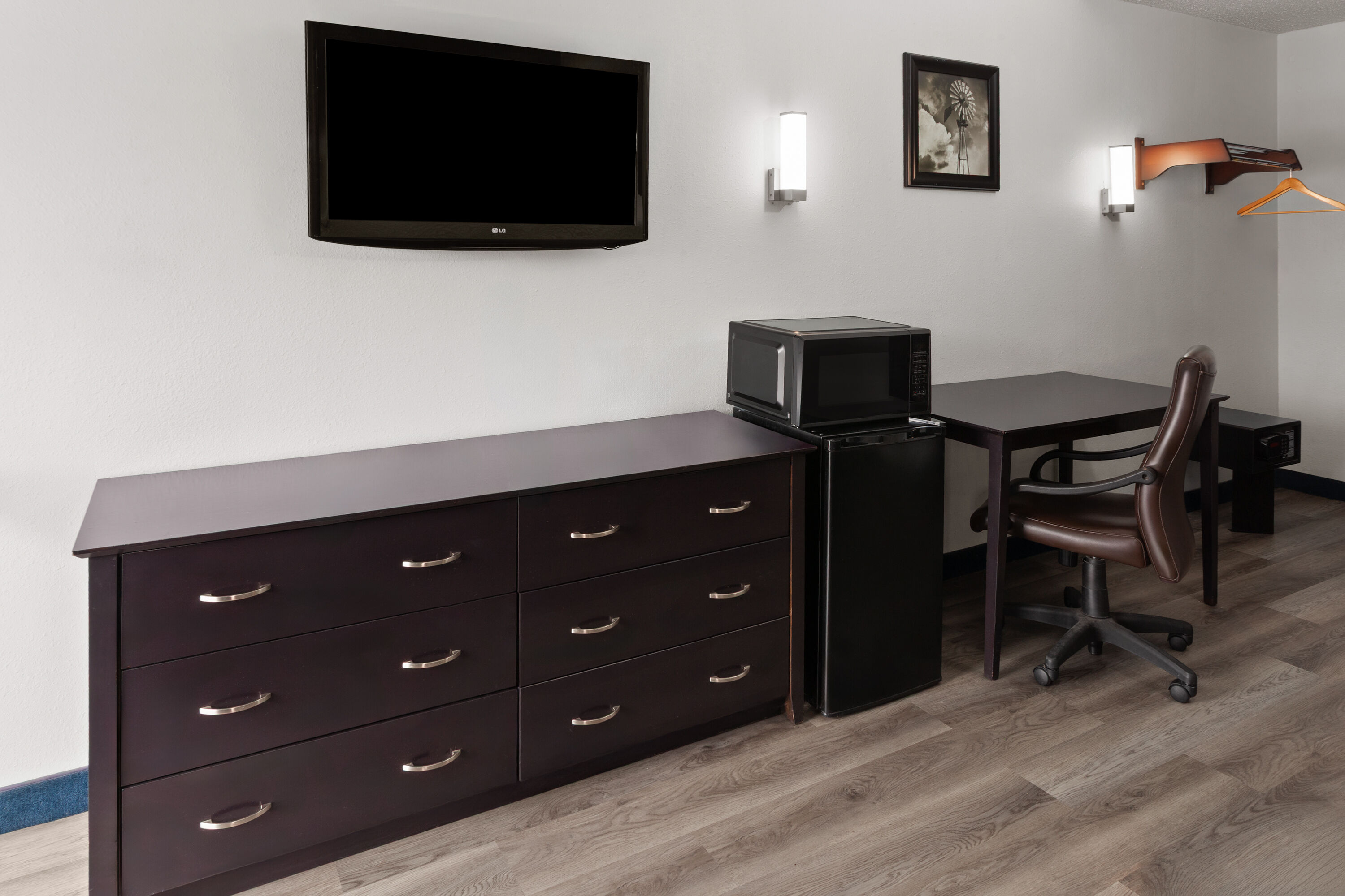 Guest room at the Travelodge by Wyndham Milwaukee in Milwaukee, Wisconsin