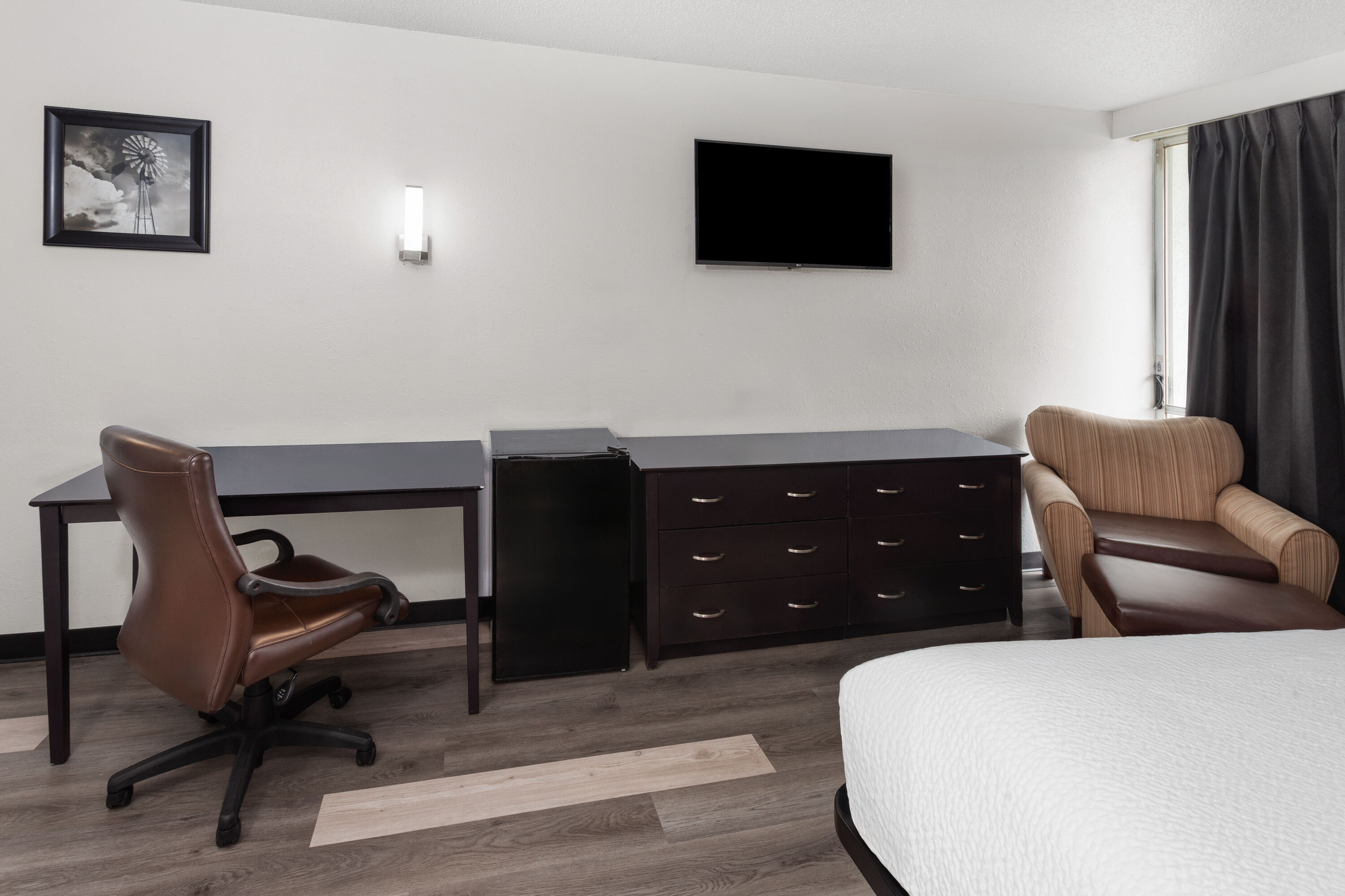 Travelodge by Wyndham Milwaukee hot tub suite in Milwaukee, Wisconsin