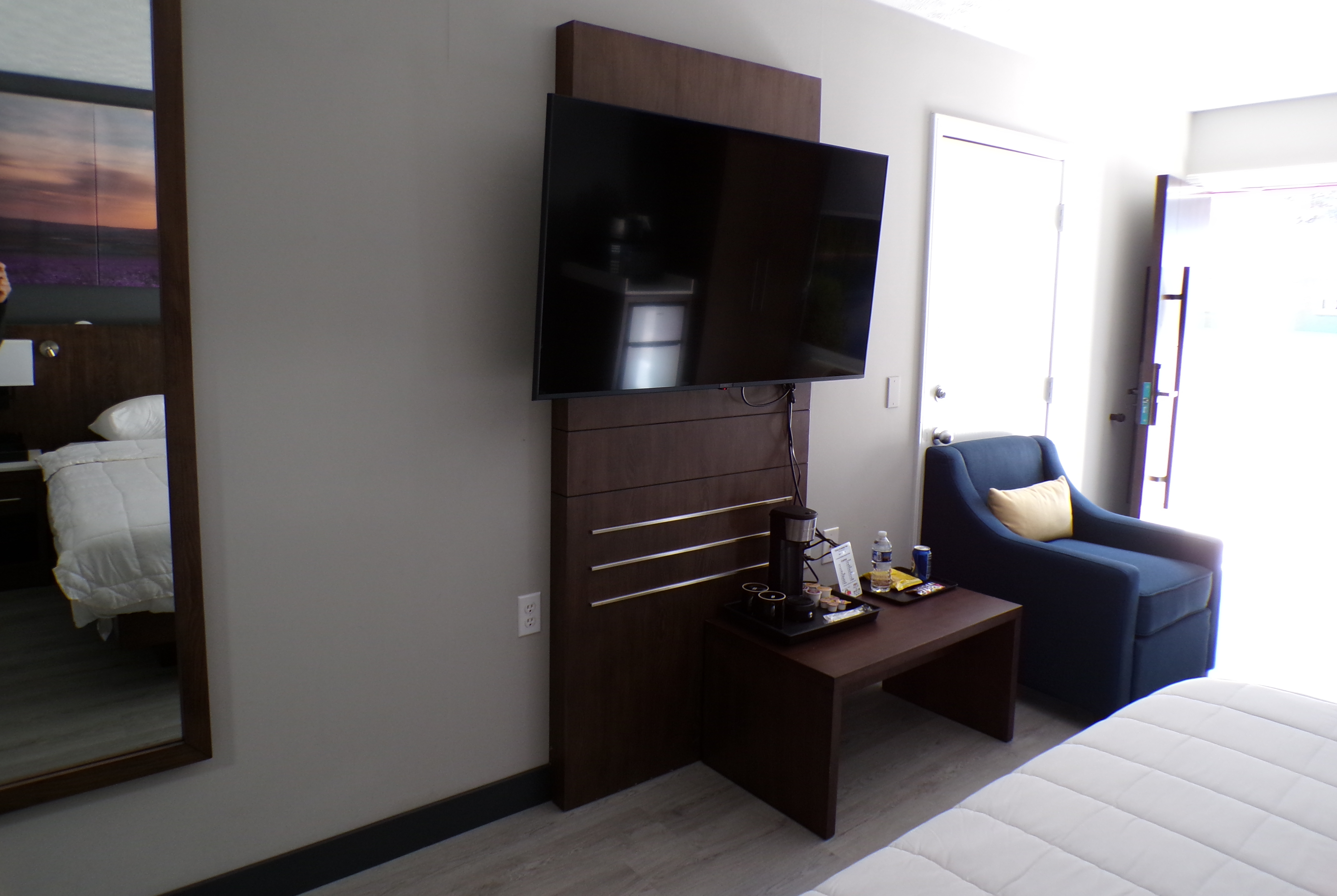 Guest room at the Luxor Inn & Suites, a Travelodge by Wyndham in Elkins, West Virginia