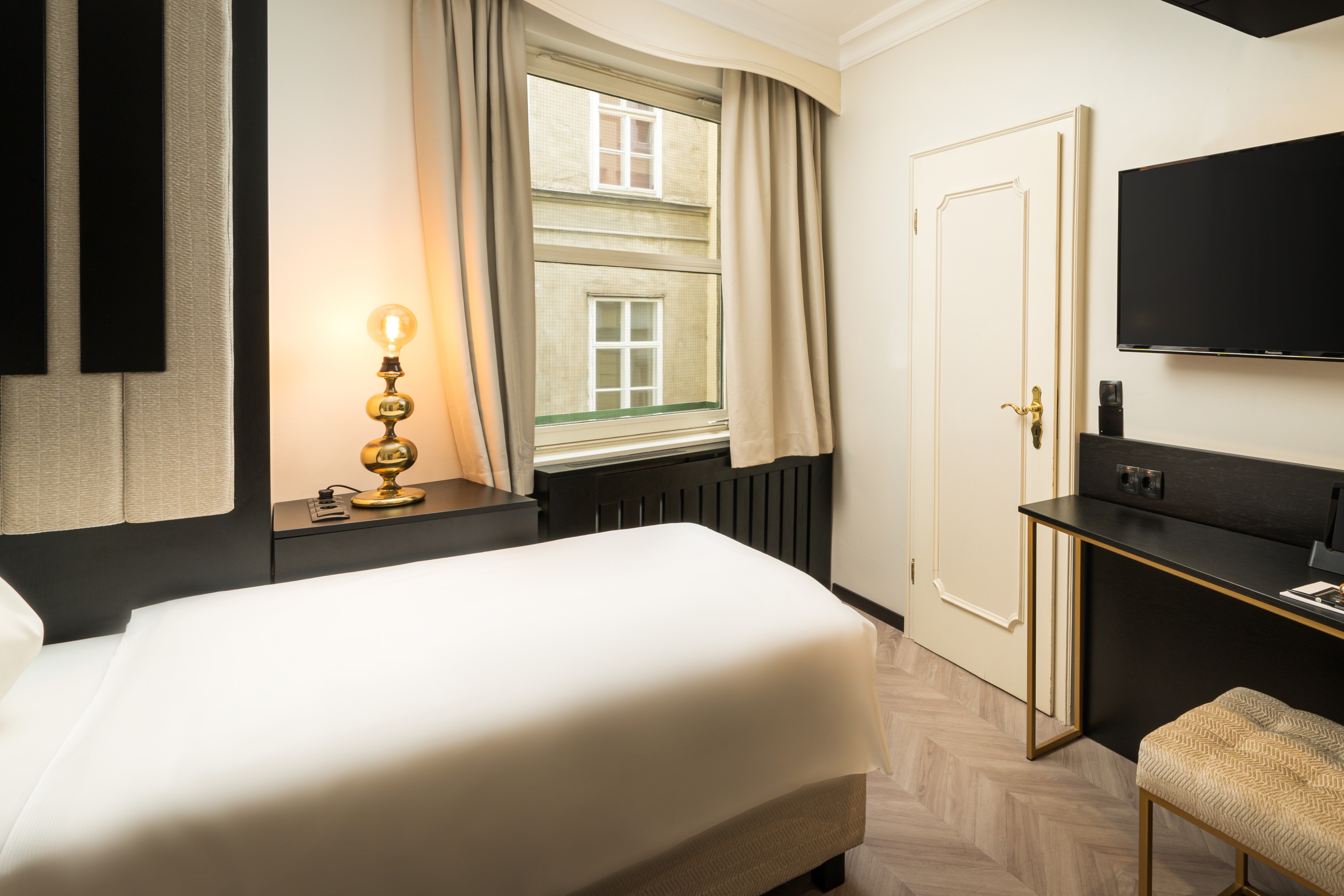 Guest room at the elaya hotel vienna city center, Trademark by Wyndham in Vienna, Other than US/Canada