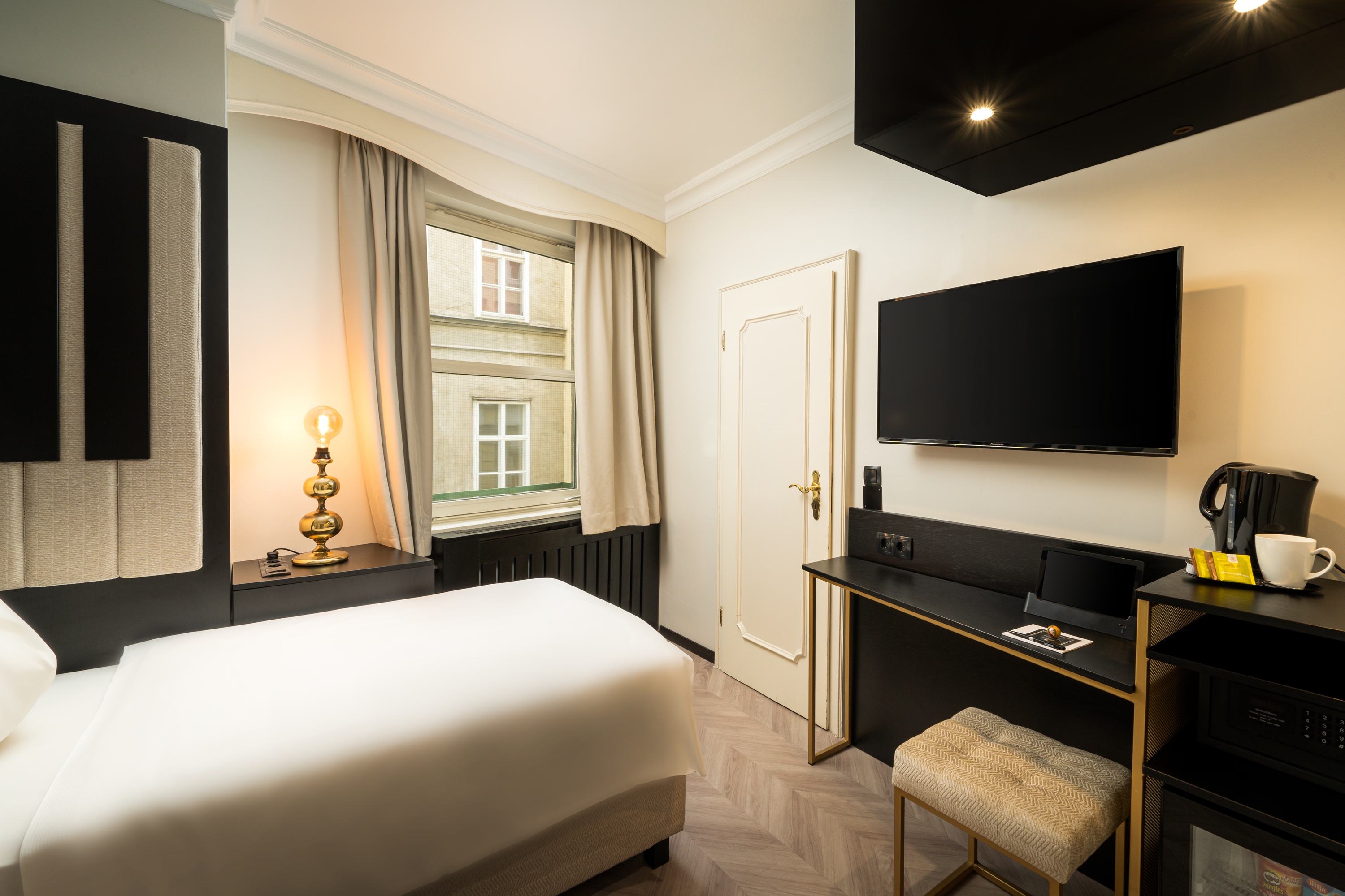 Guest room at the elaya hotel vienna city center, Trademark by Wyndham in Vienna, Other than US/Canada