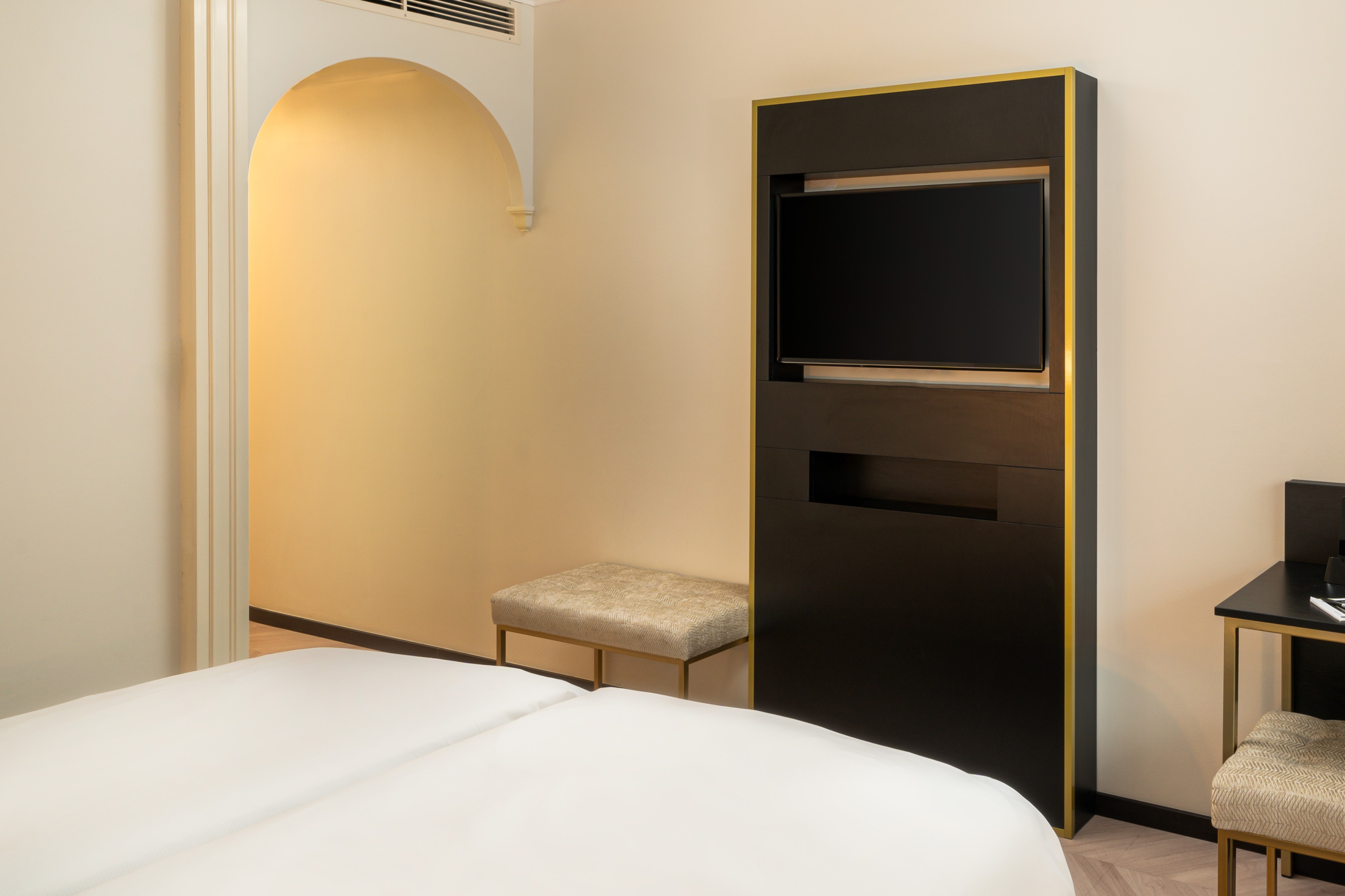 Guest room at the elaya hotel vienna city center, Trademark by Wyndham in Vienna, Other than US/Canada