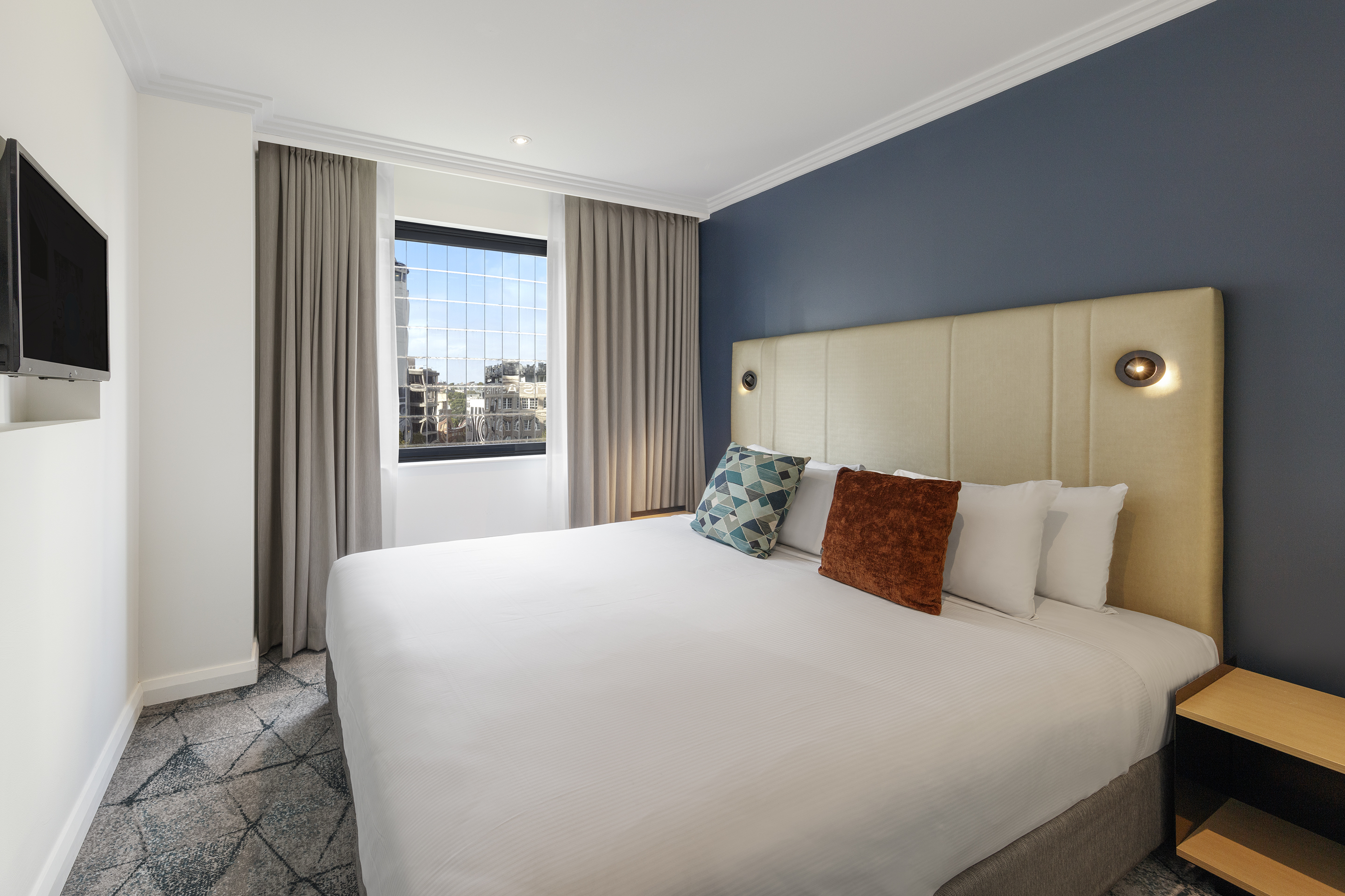 Guest room at the Club Wyndham Sydney, Trademark Collection by Wyndham in Sydney, Other than US/Canada