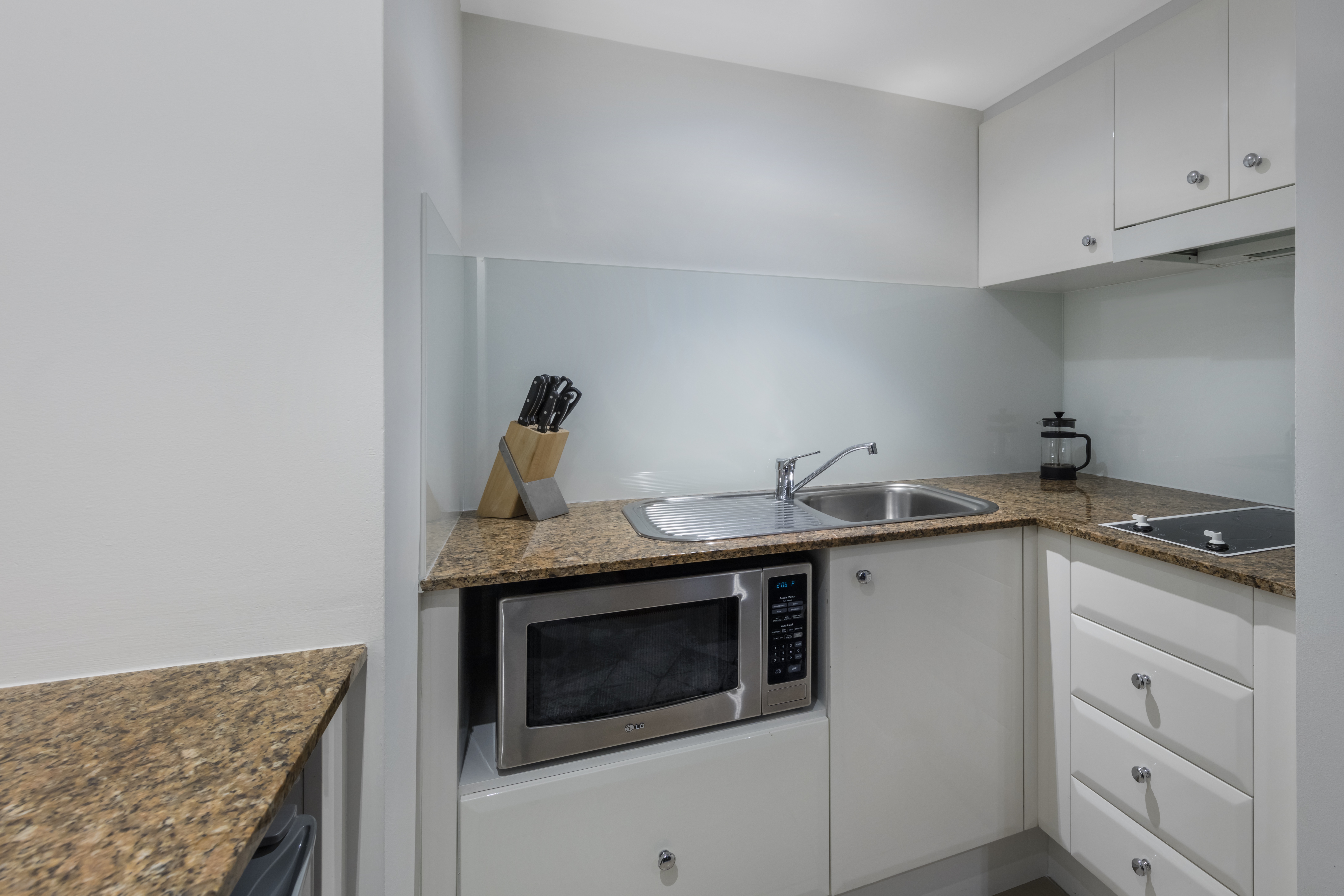 Guest room at the Club Wyndham Sydney, Trademark Collection by Wyndham in Sydney, Other than US/Canada