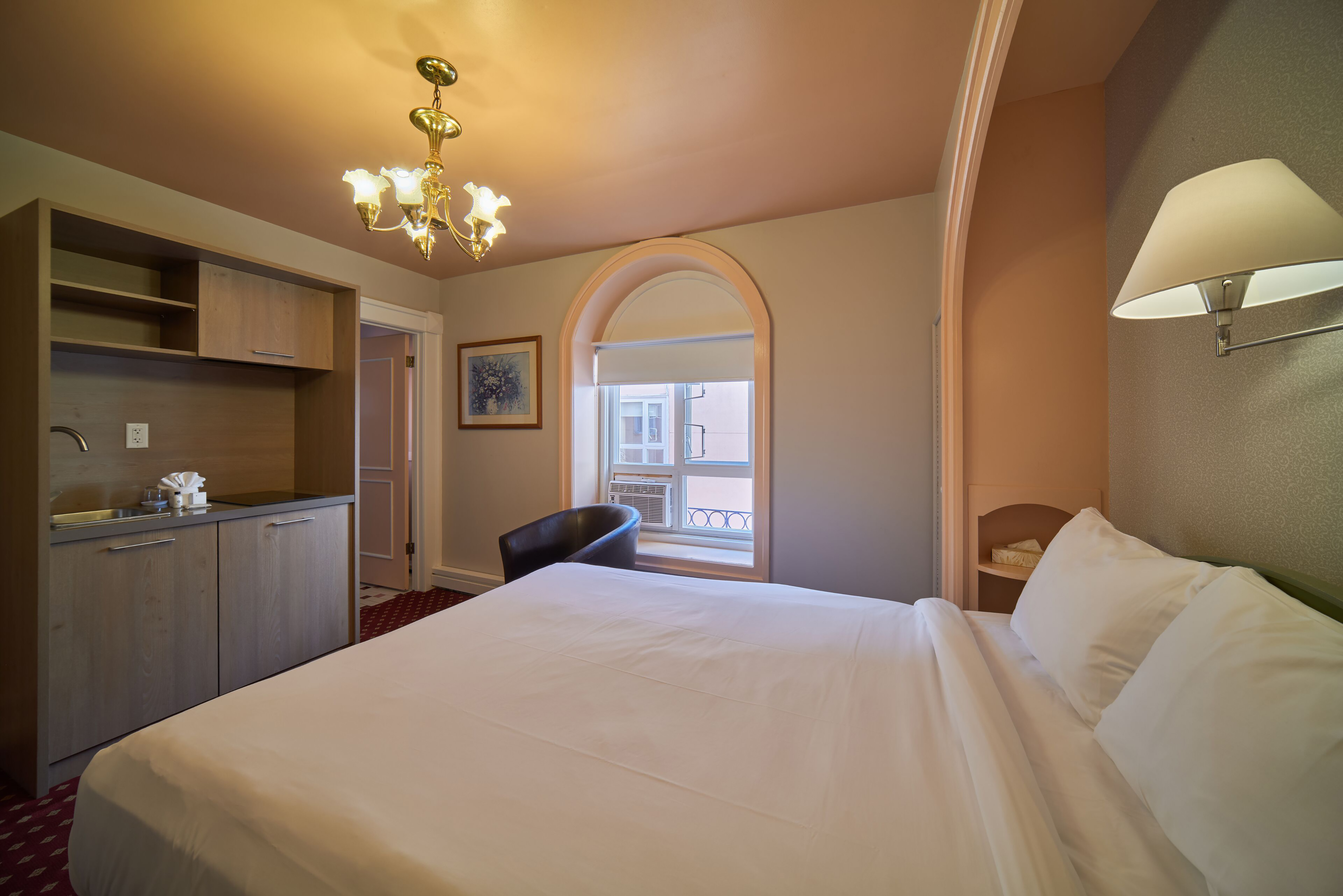 Guest room at the Bedford Regency Hotel, Trademark Collection by Wyndham in Victoria, British Columbia