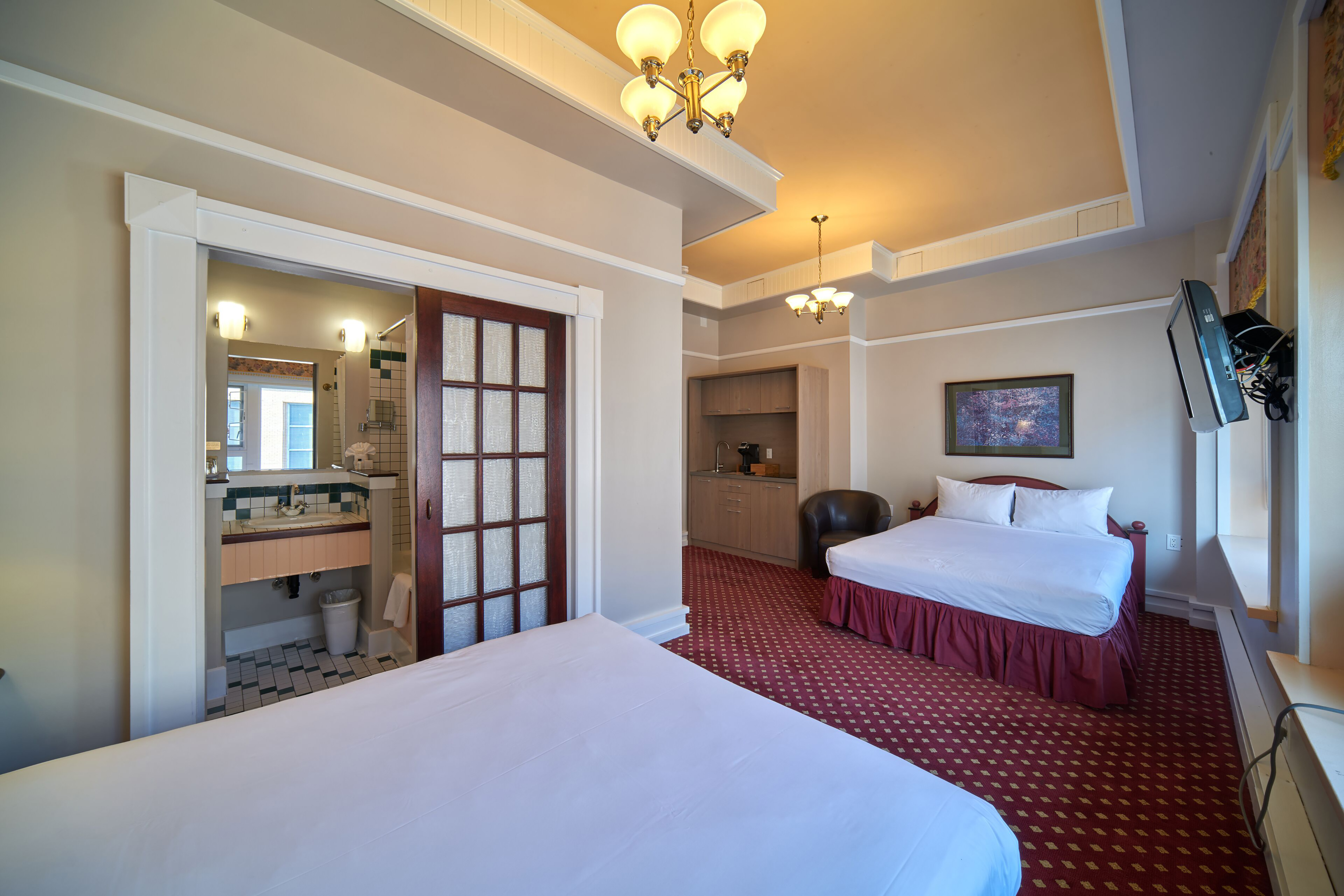Guest room at the Bedford Regency Hotel, Trademark Collection by Wyndham in Victoria, British Columbia