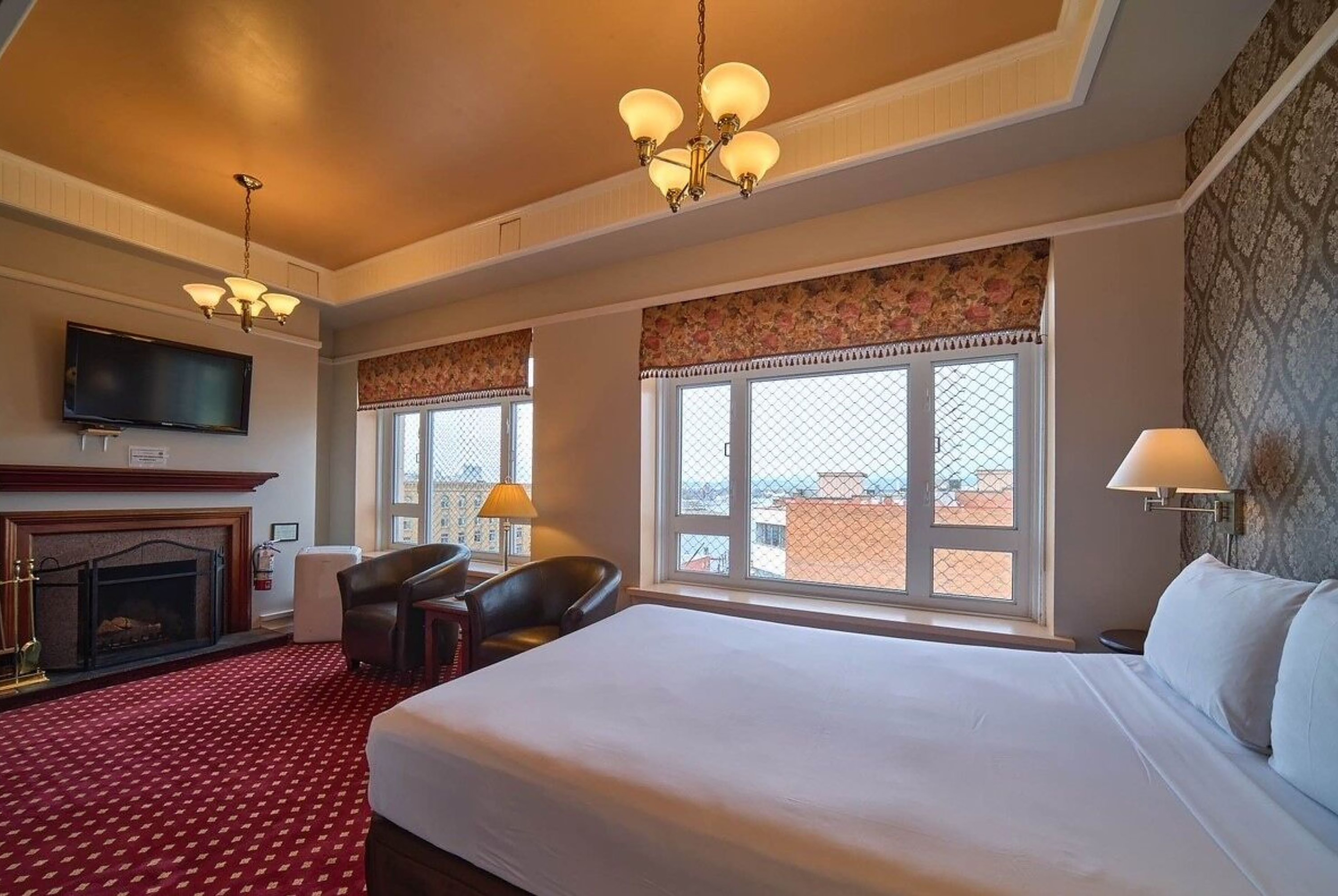Guest room at the Bedford Regency Hotel, Trademark Collection by Wyndham in Victoria, British Columbia