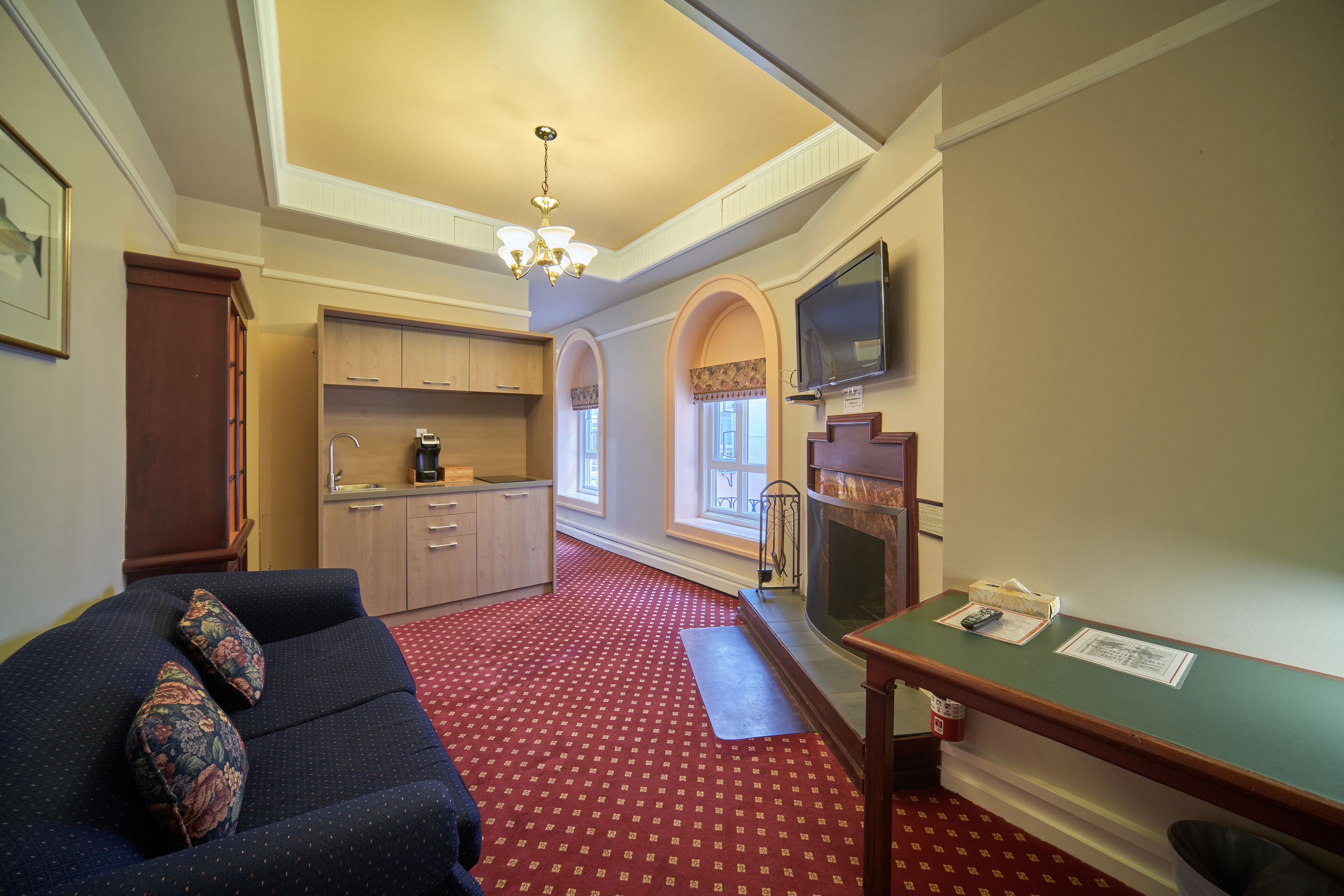 Guest room at the Bedford Regency Hotel, Trademark Collection by Wyndham in Victoria, British Columbia