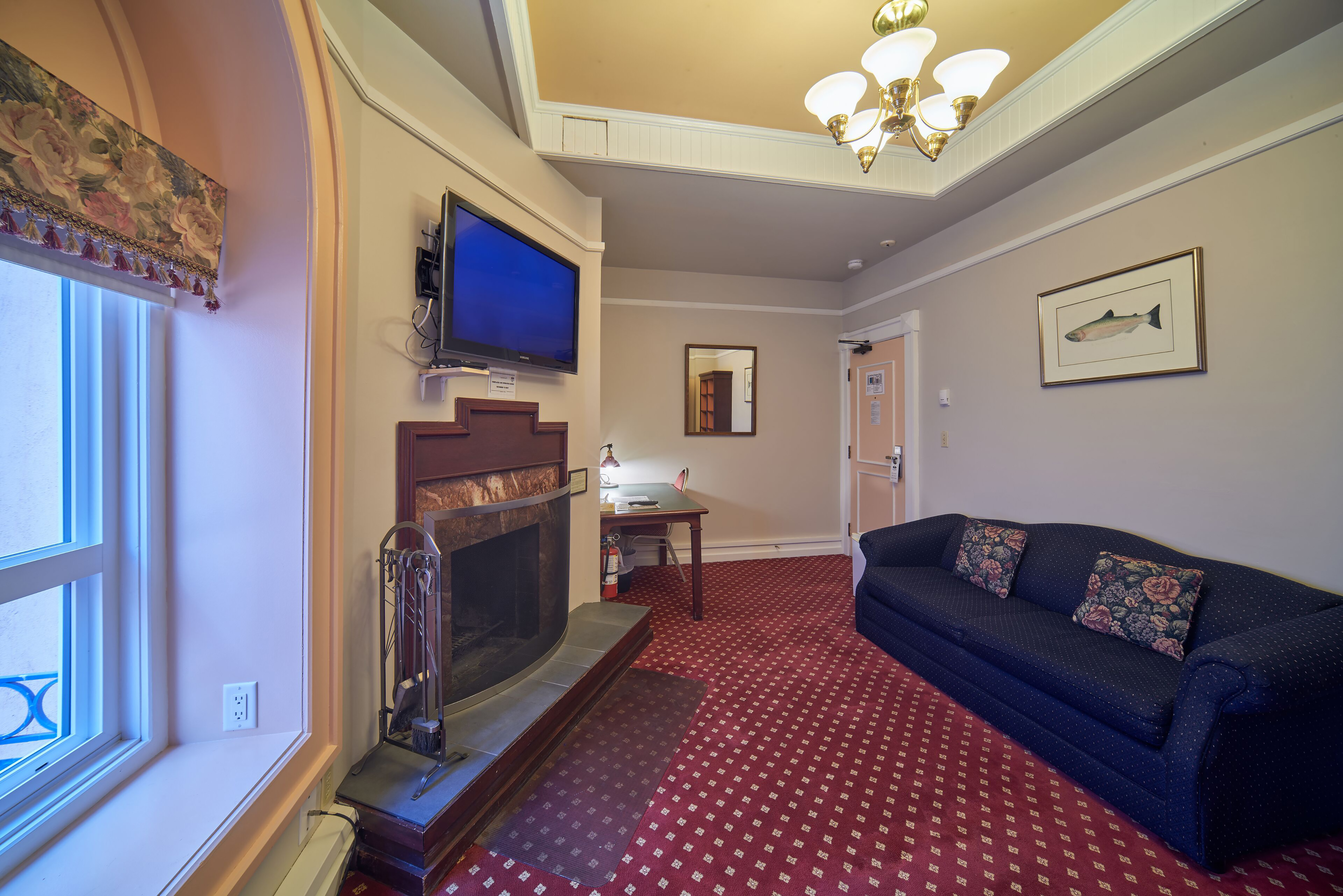 Guest room at the Bedford Regency Hotel, Trademark Collection by Wyndham in Victoria, British Columbia