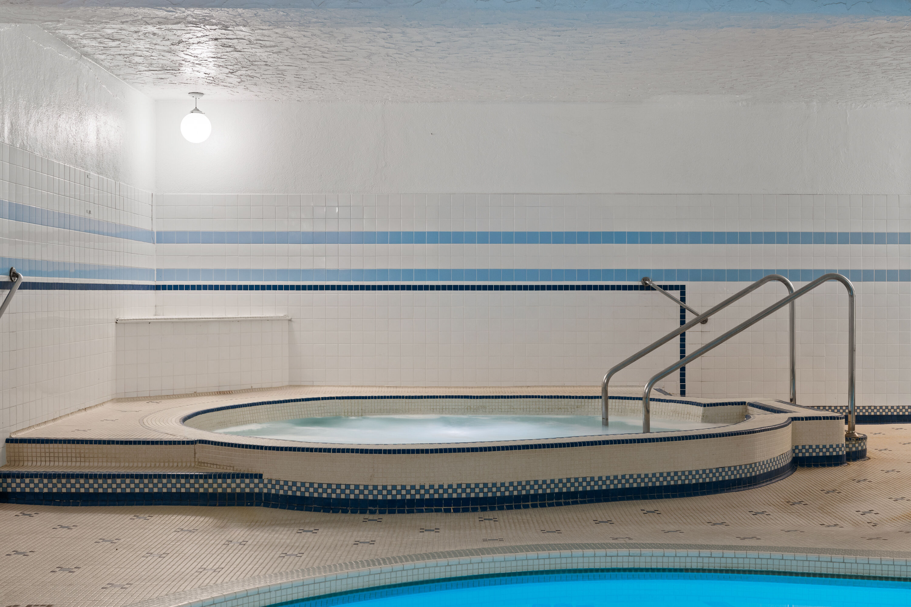 Hot tub at the Royal Scot Hotel & Suites, Trademark Collection by Wyndham in Victoria, British Columbia