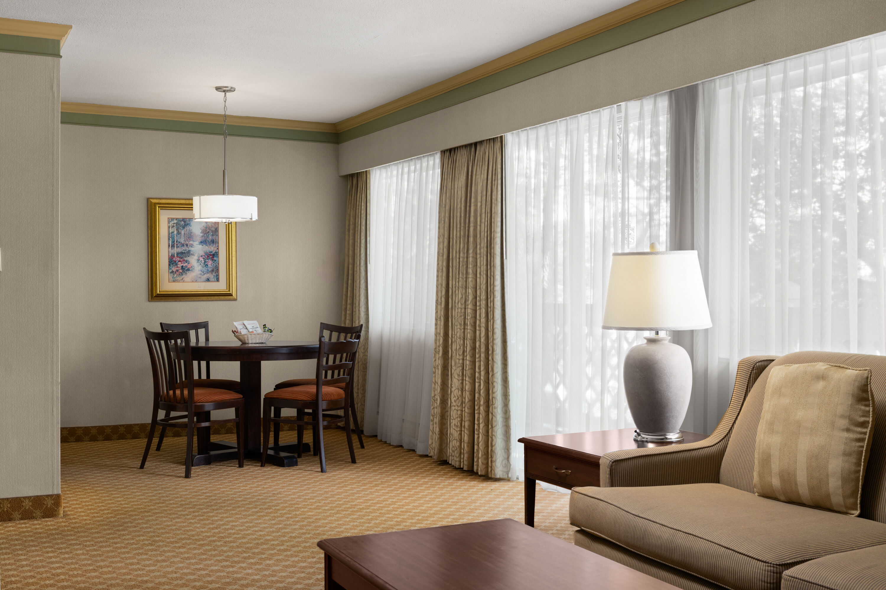 Royal Scot Hotel & Suites, Trademark Collection by Wyndham suite in Victoria, British Columbia