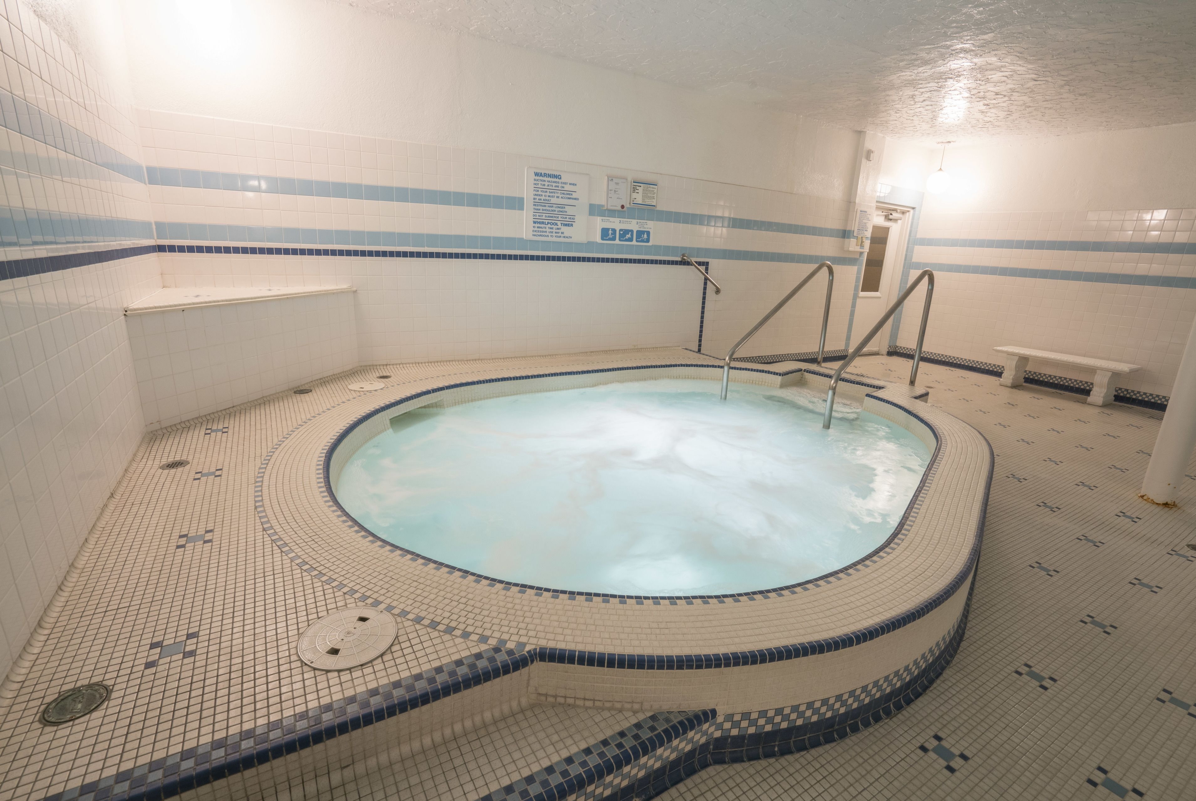 Hot tub at the Royal Scot Hotel & Suites, Trademark Collection by Wyndham in Victoria, British Columbia