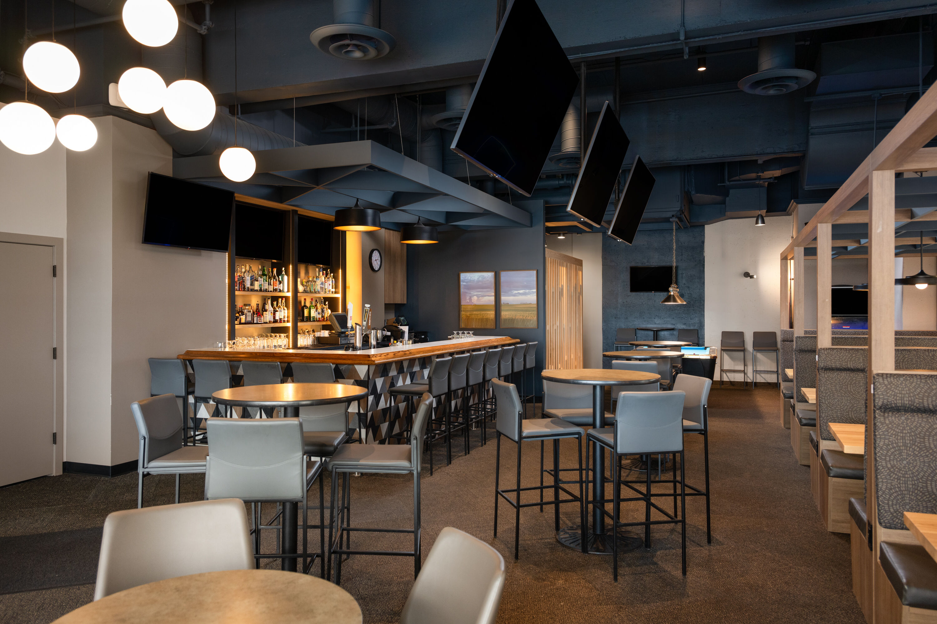 Bar at Lakeview Signature, Trademark Collection by Wyndham in Winnipeg, Manitoba