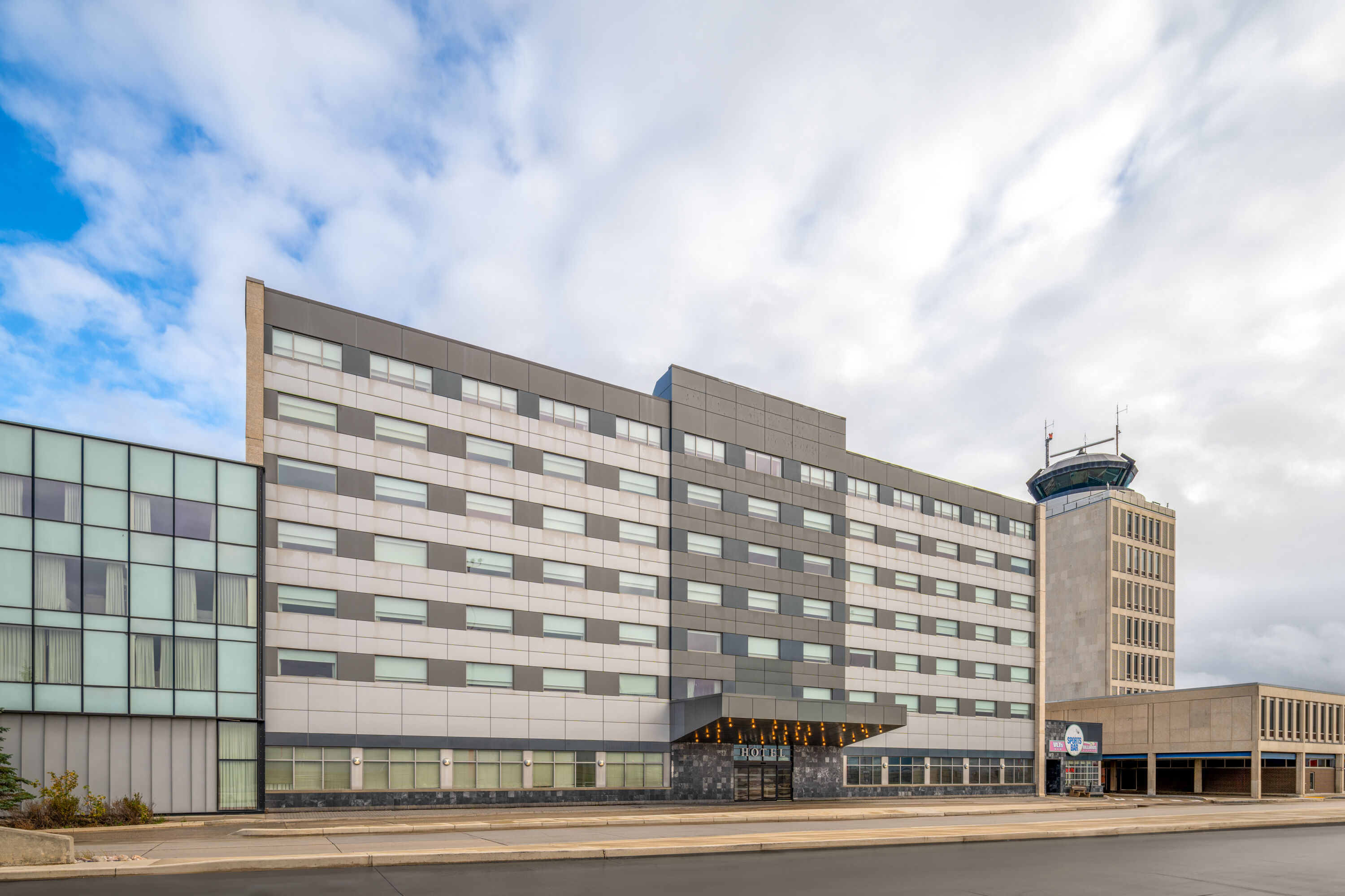 Exterior Day Image of Lakeview Signature, Trademark Collection by Wyndham hotel in Winnipeg, Manitoba