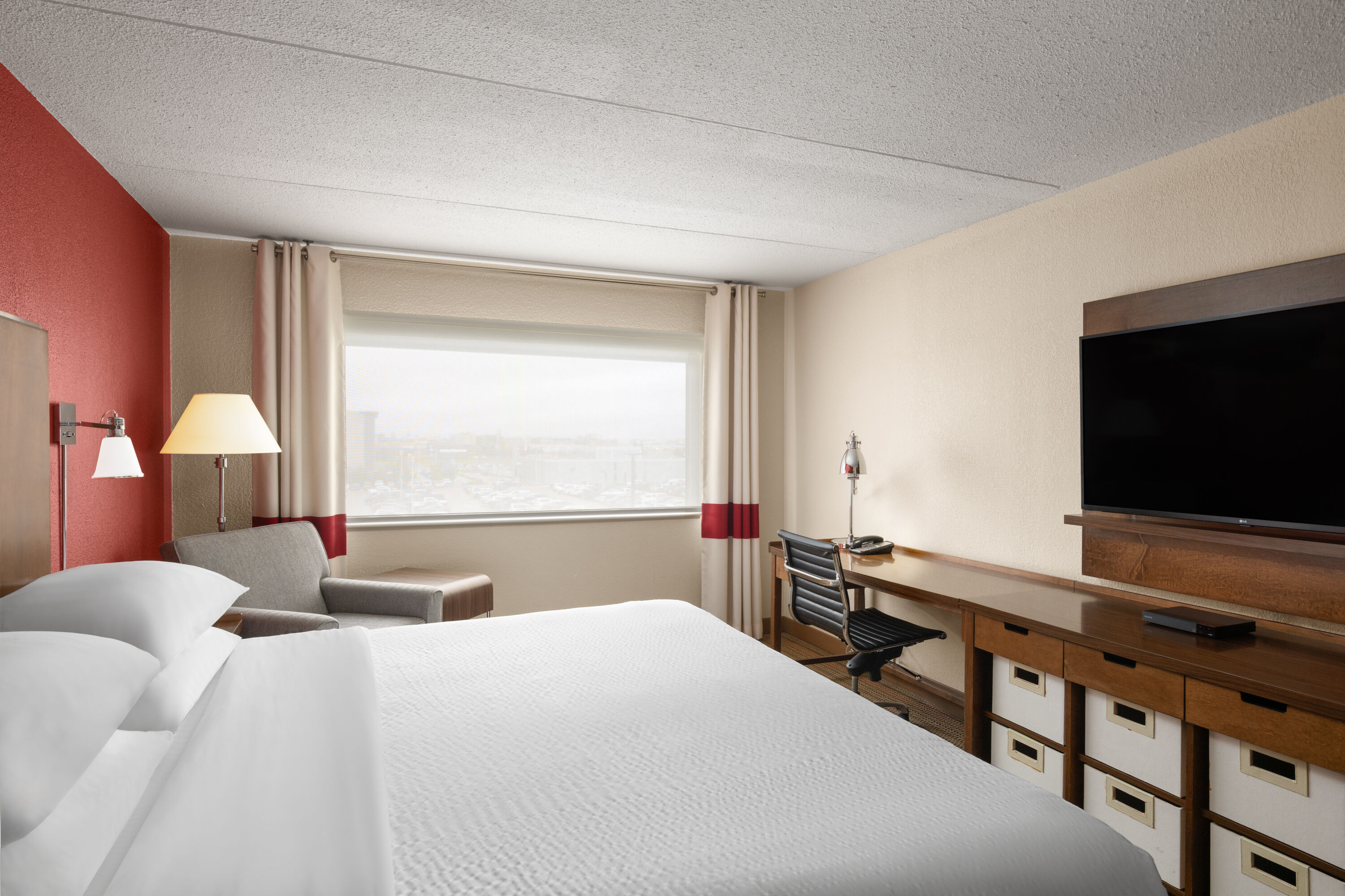 Guest room at the Lakeview Signature, Trademark Collection by Wyndham in Winnipeg, Manitoba
