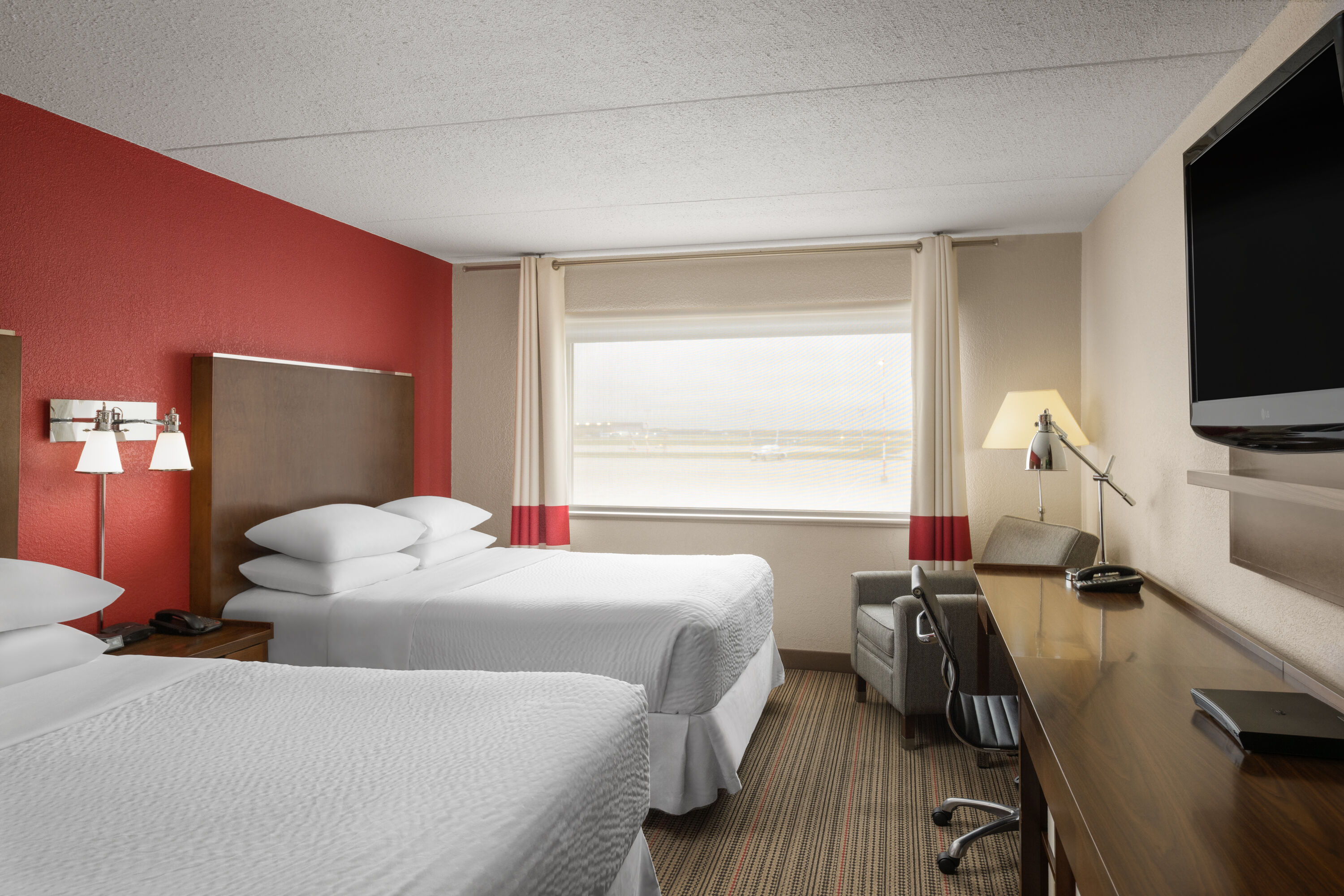 Guest room at the Lakeview Signature, Trademark Collection by Wyndham in Winnipeg, Manitoba