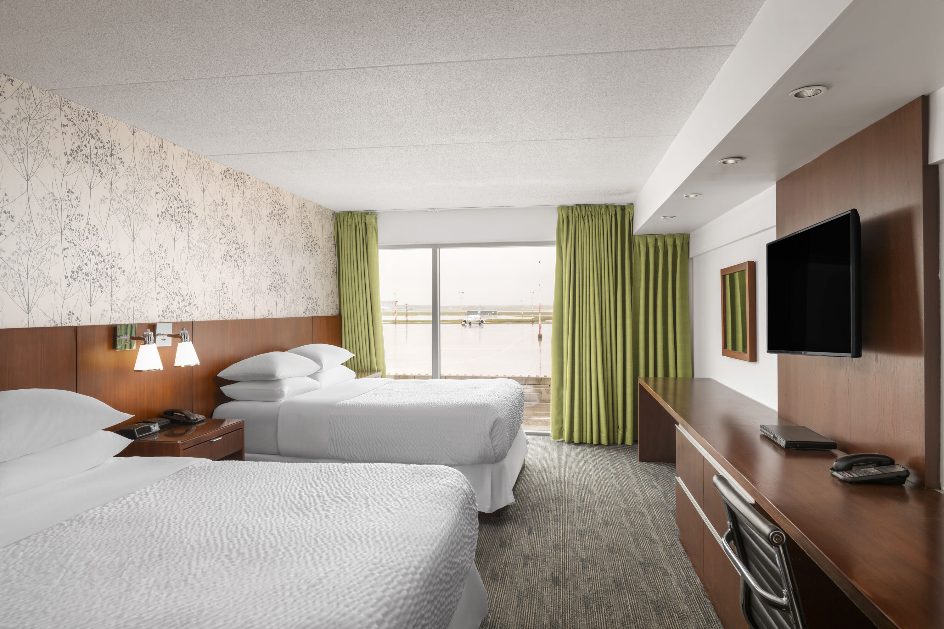 Guest room at the Lakeview Signature, Trademark Collection by Wyndham in Winnipeg, Manitoba