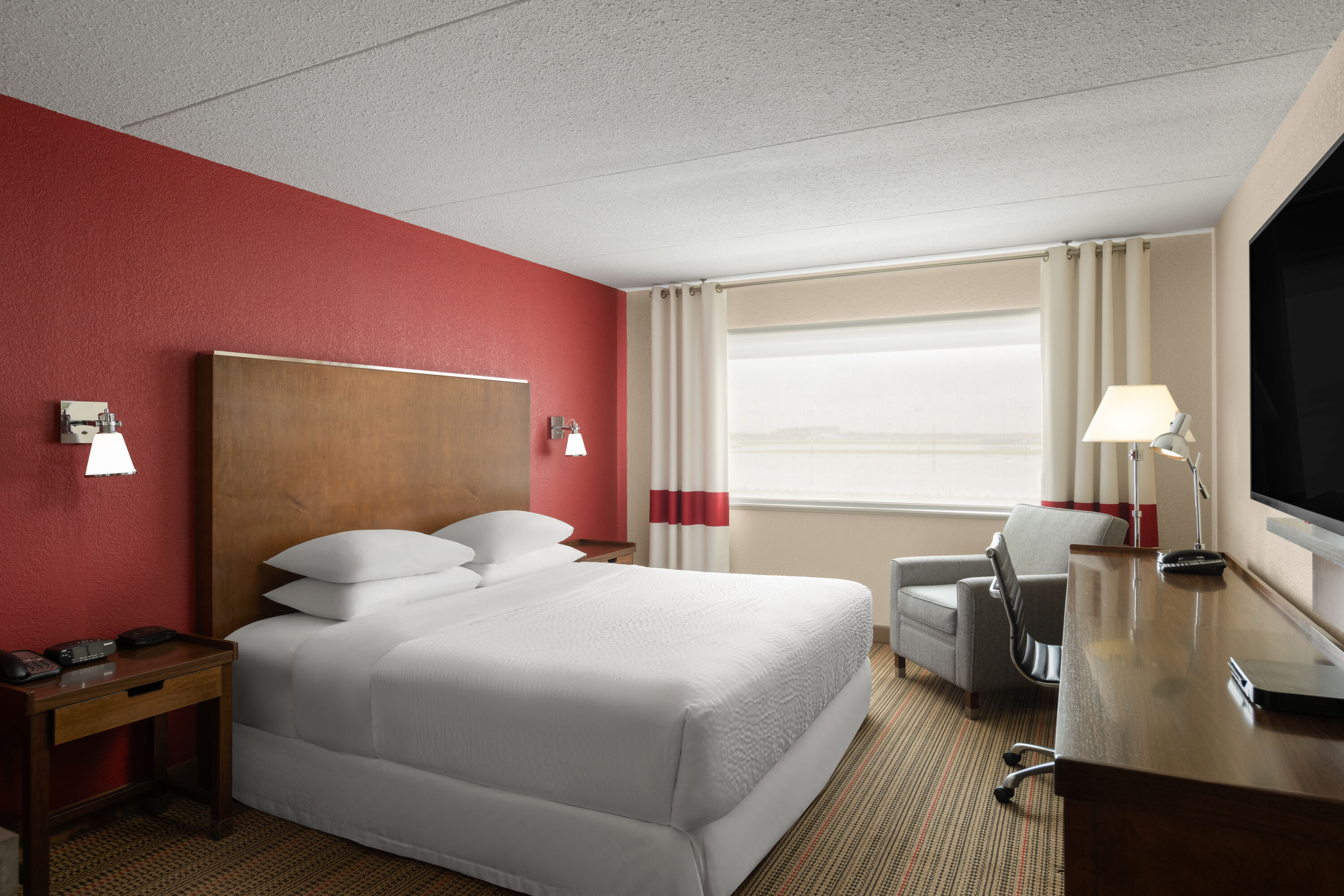 Guest room at the Lakeview Signature, Trademark Collection by Wyndham in Winnipeg, Manitoba