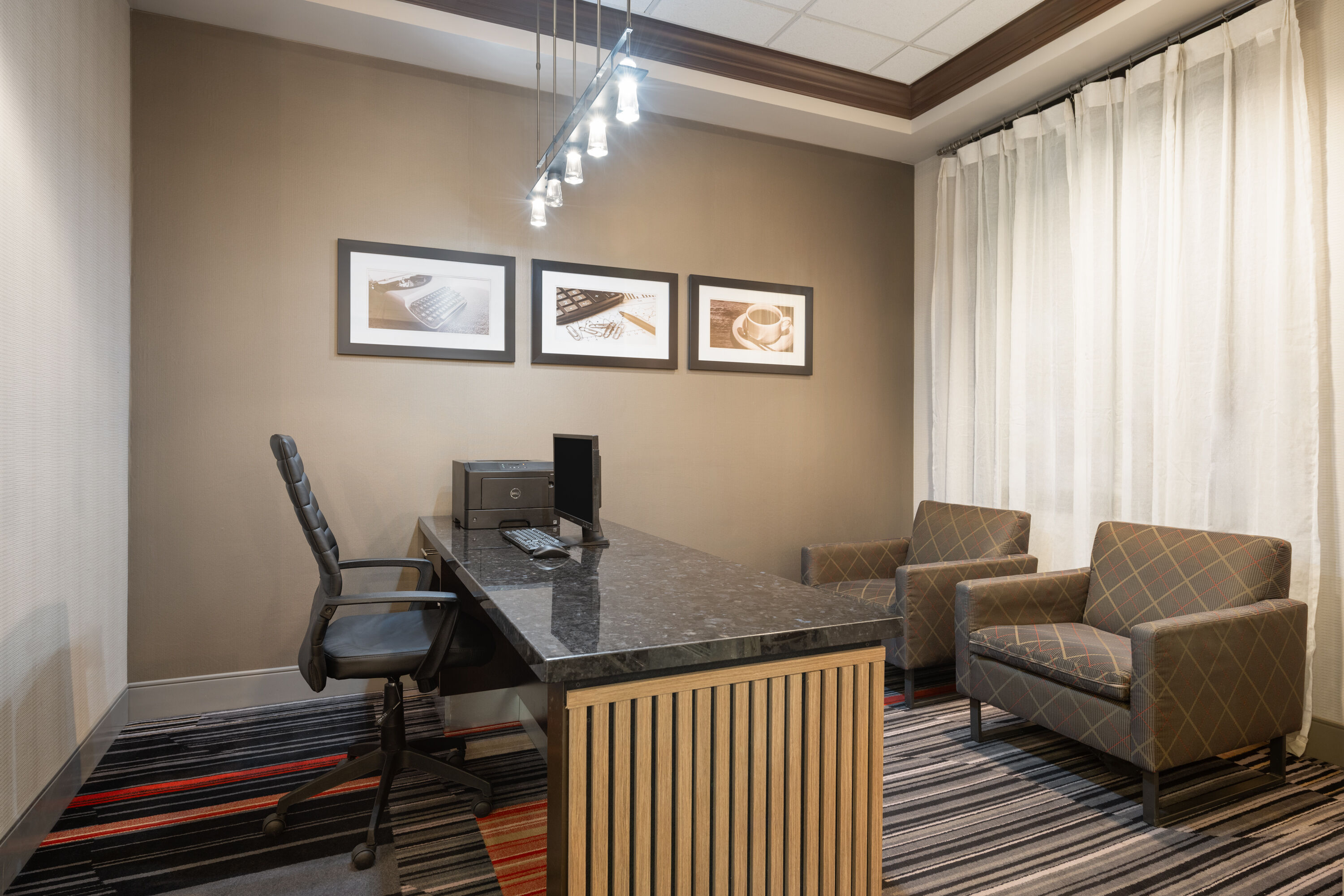 Waterloo Suites Hotel, Trademark Collection by Wyndham business center in Waterloo, Ontario