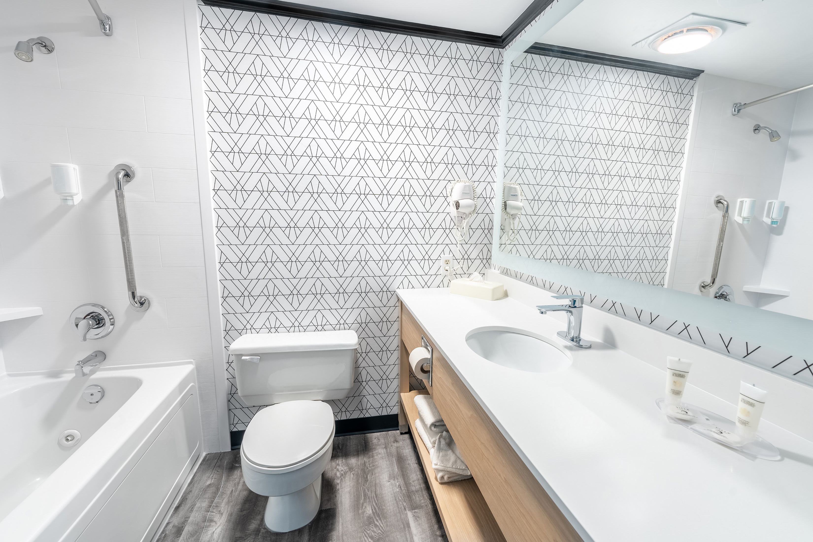 Guest room bath at the Sternwheeler Hotel & Conference Centre, Trademark by Wyndham in Whitehorse, Yukon Territory