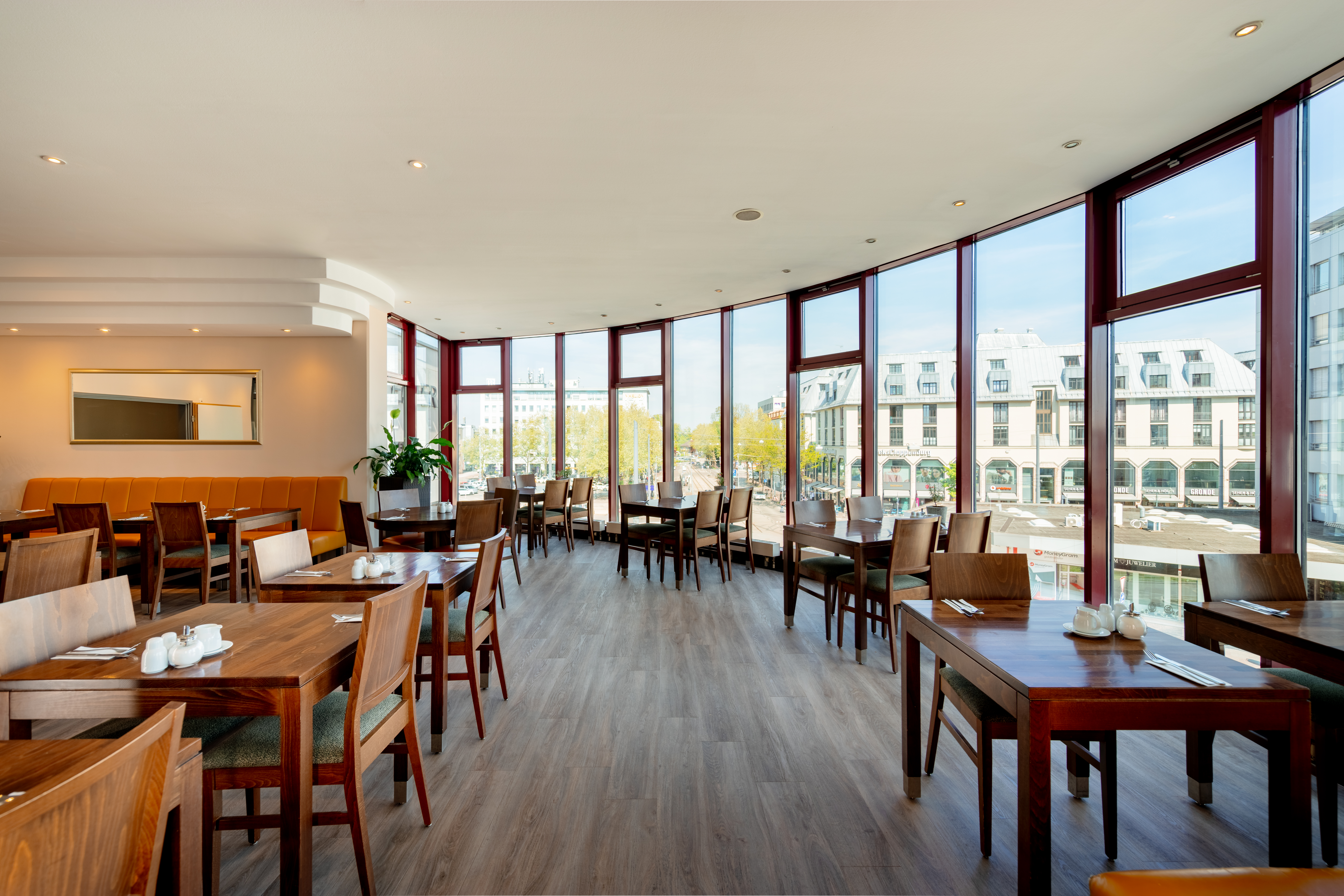 Rugs Hotel Augsburg, Trademark Collection by Wyndham restaurant in Augsburg, Other than US/Canada