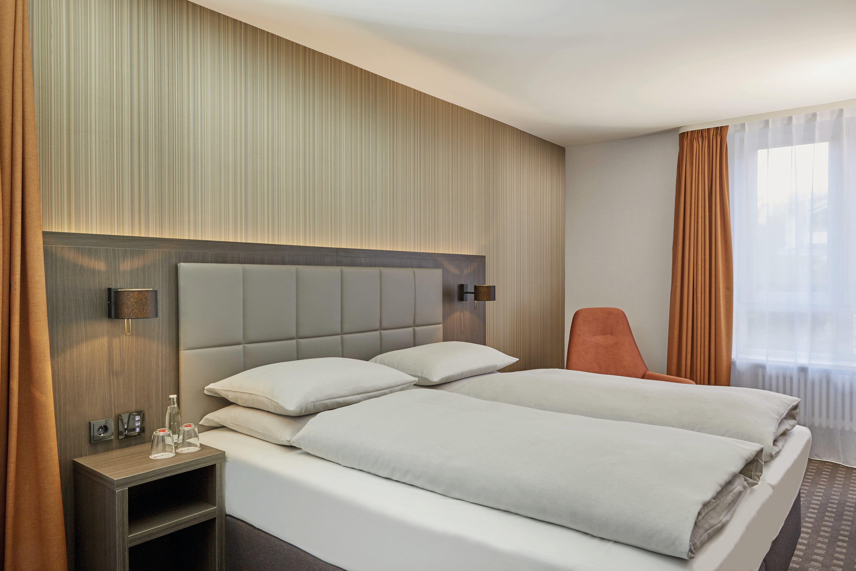 Guest room at the H4 Hotel Residenzschloss Bayreuth in Bayreuth, Other than US/Canada