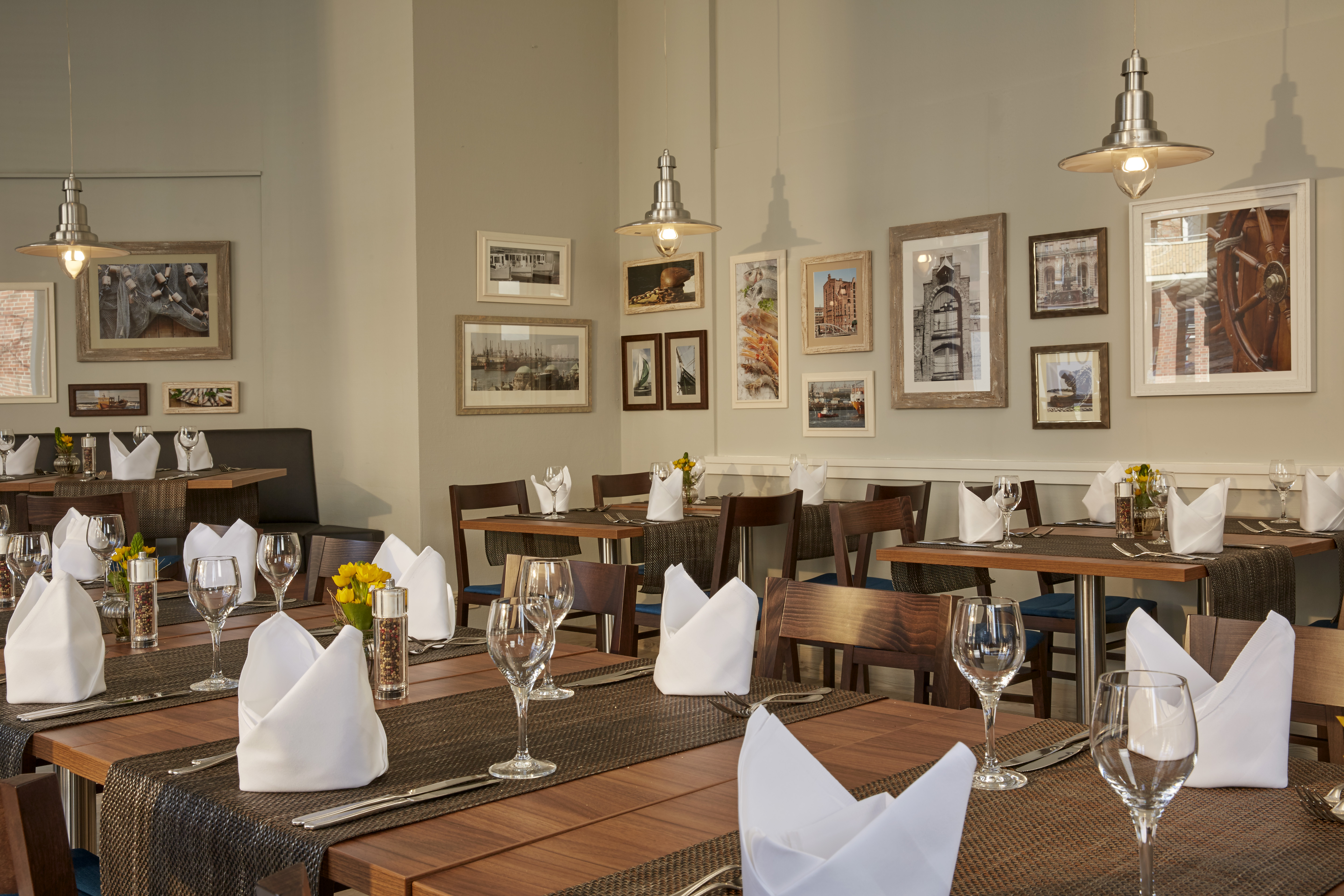 H4 Hamburg-Bergedorf restaurant in Hamburg, Other than US/Canada