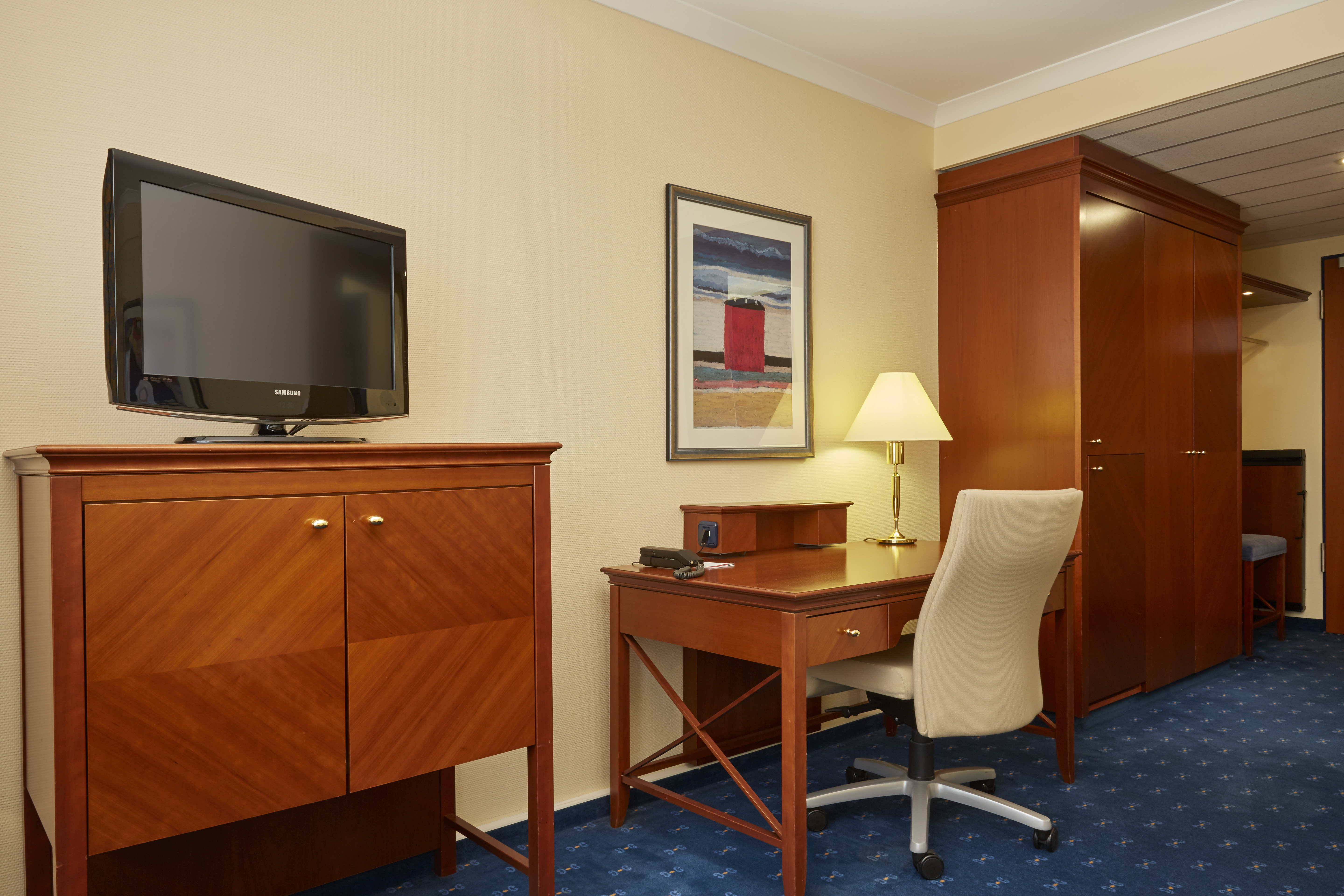 H4 Hotel Kassel suite in Kassel, Other than US/Canada