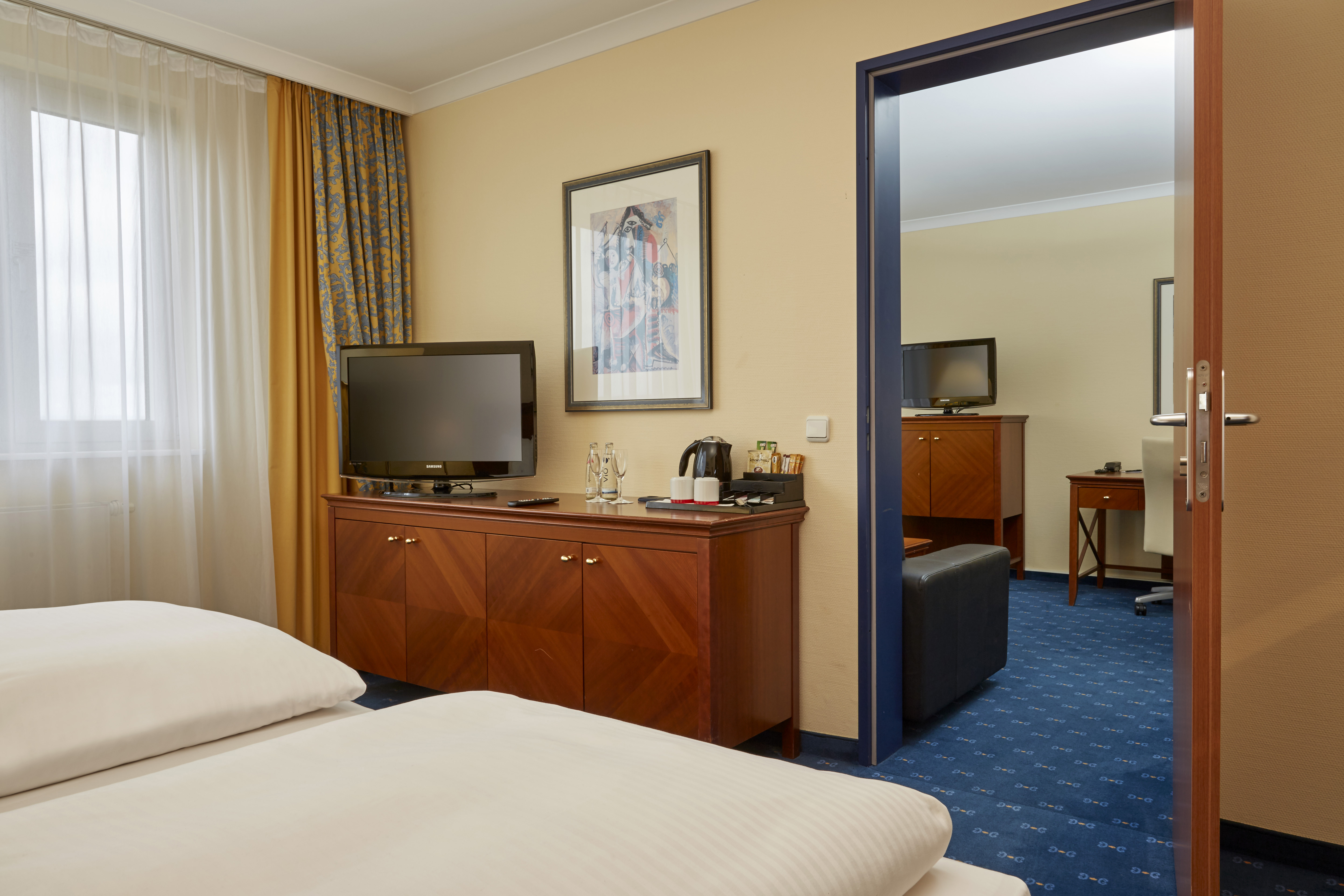 H4 Hotel Kassel suite in Kassel, Other than US/Canada