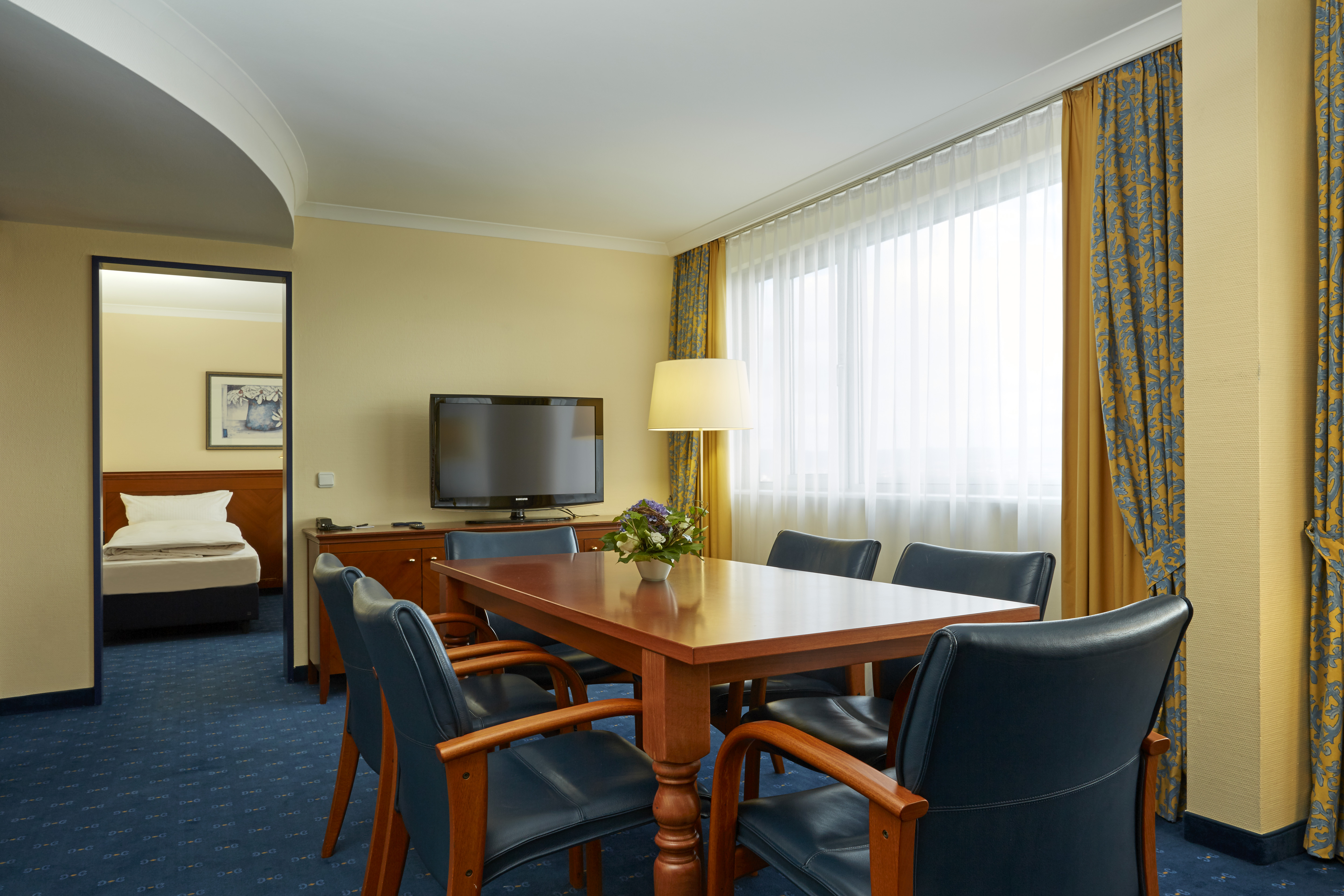 H4 Hotel Kassel suite in Kassel, Other than US/Canada